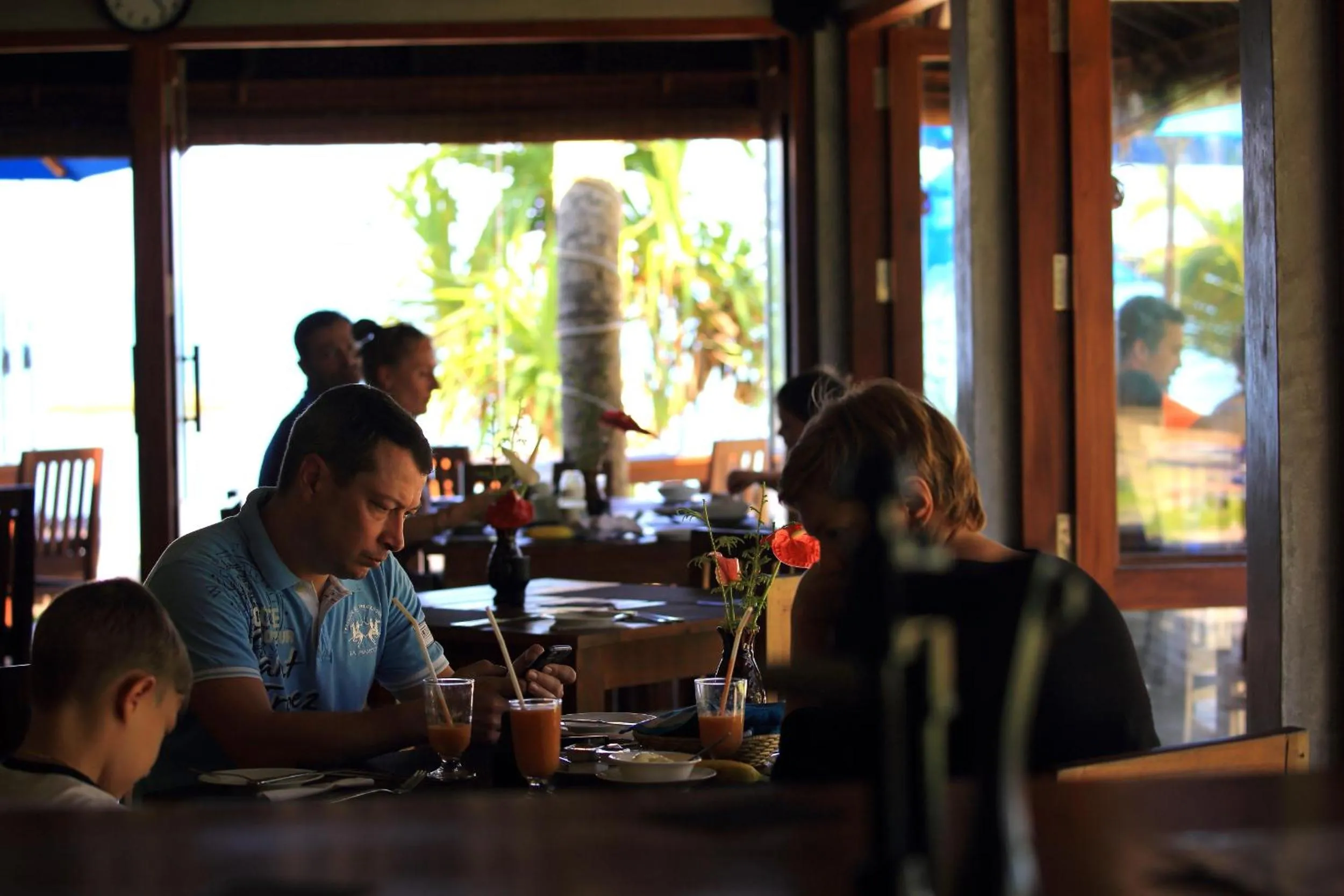 Restaurant/places to eat in Sea Rock Villa