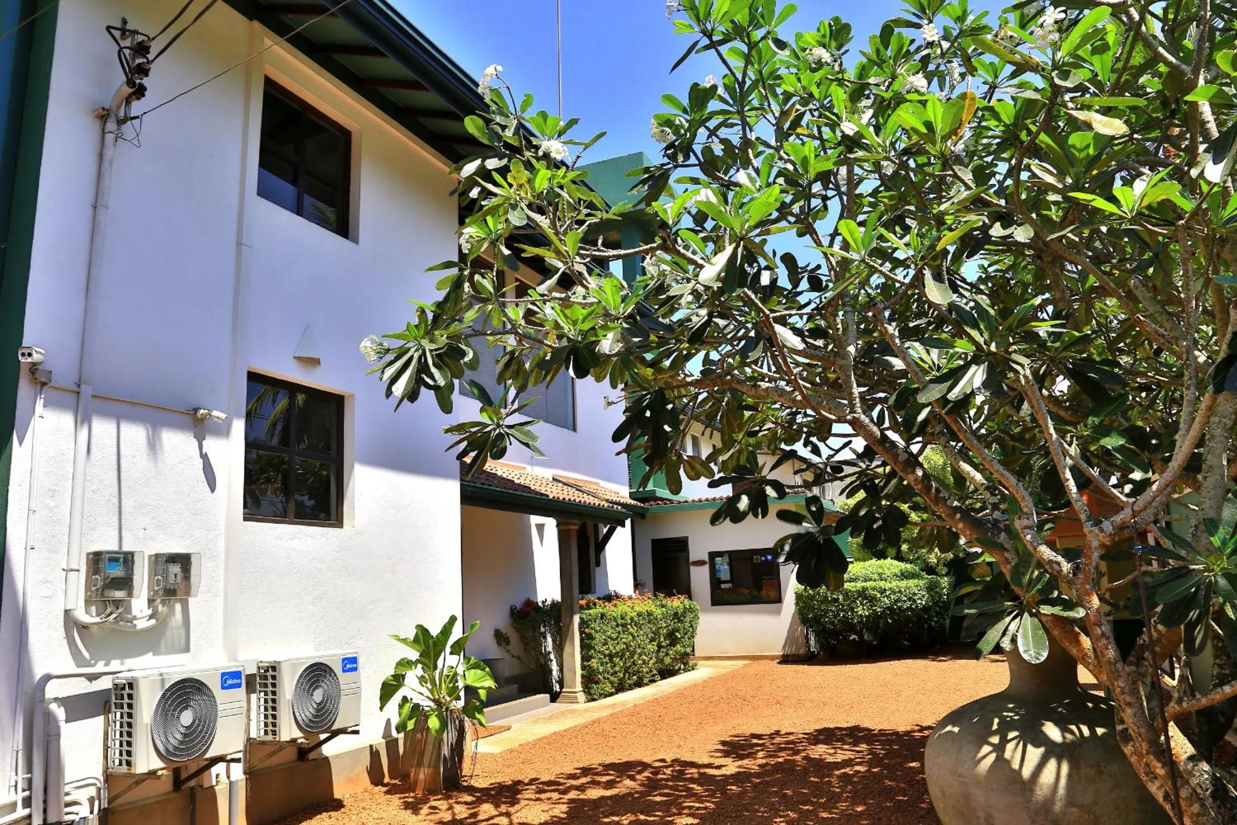 Facade/entrance in Sea Rock Villa