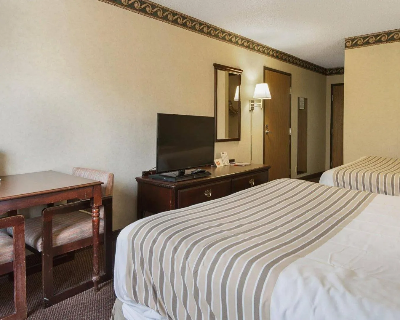 Bedroom, Bed in Econo Lodge Inn & Suites El Paso West