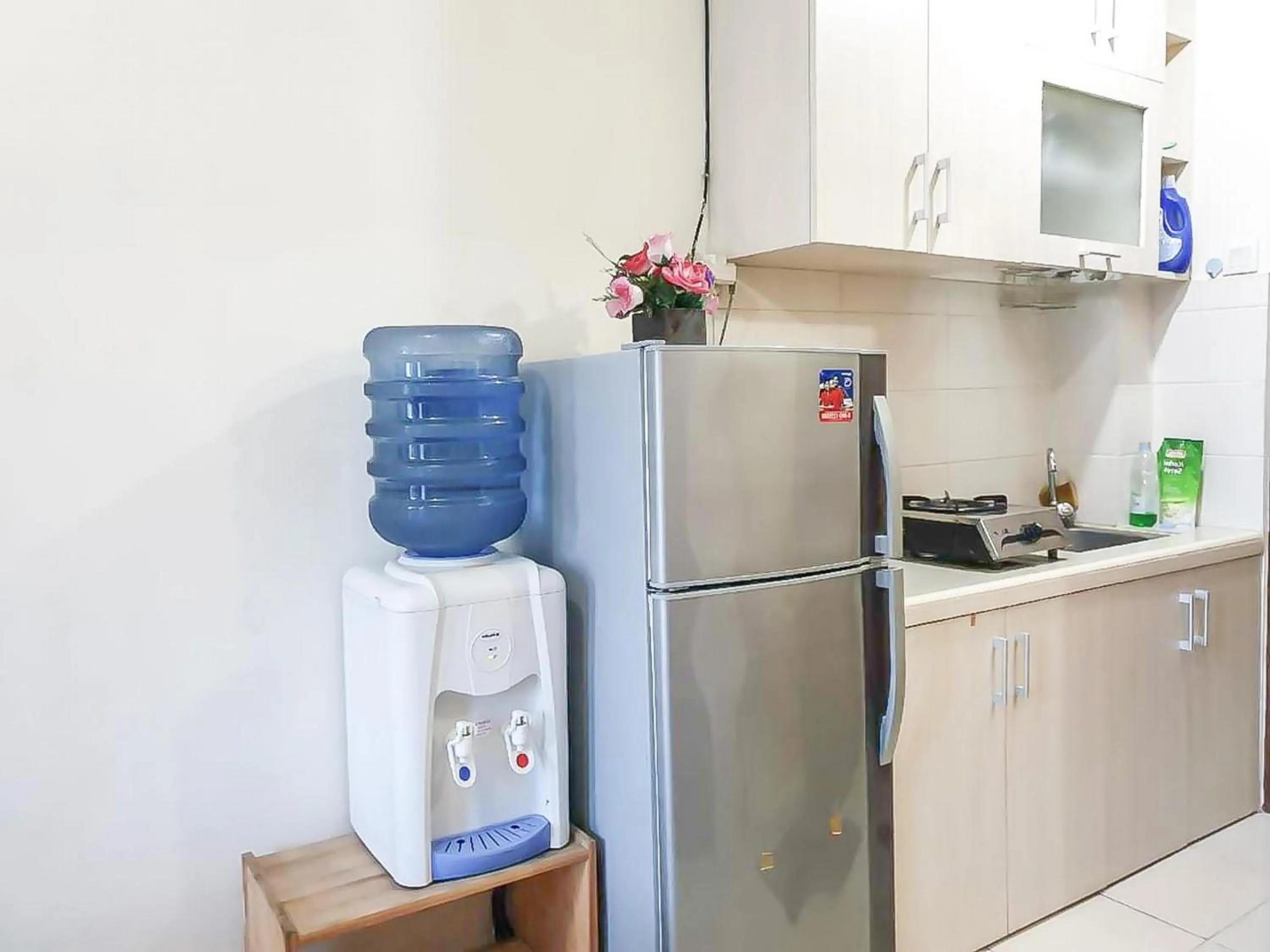 Kitchen or kitchenette in Apartemen Sentra Timur Residence - Cheap Inn Tower Orange
