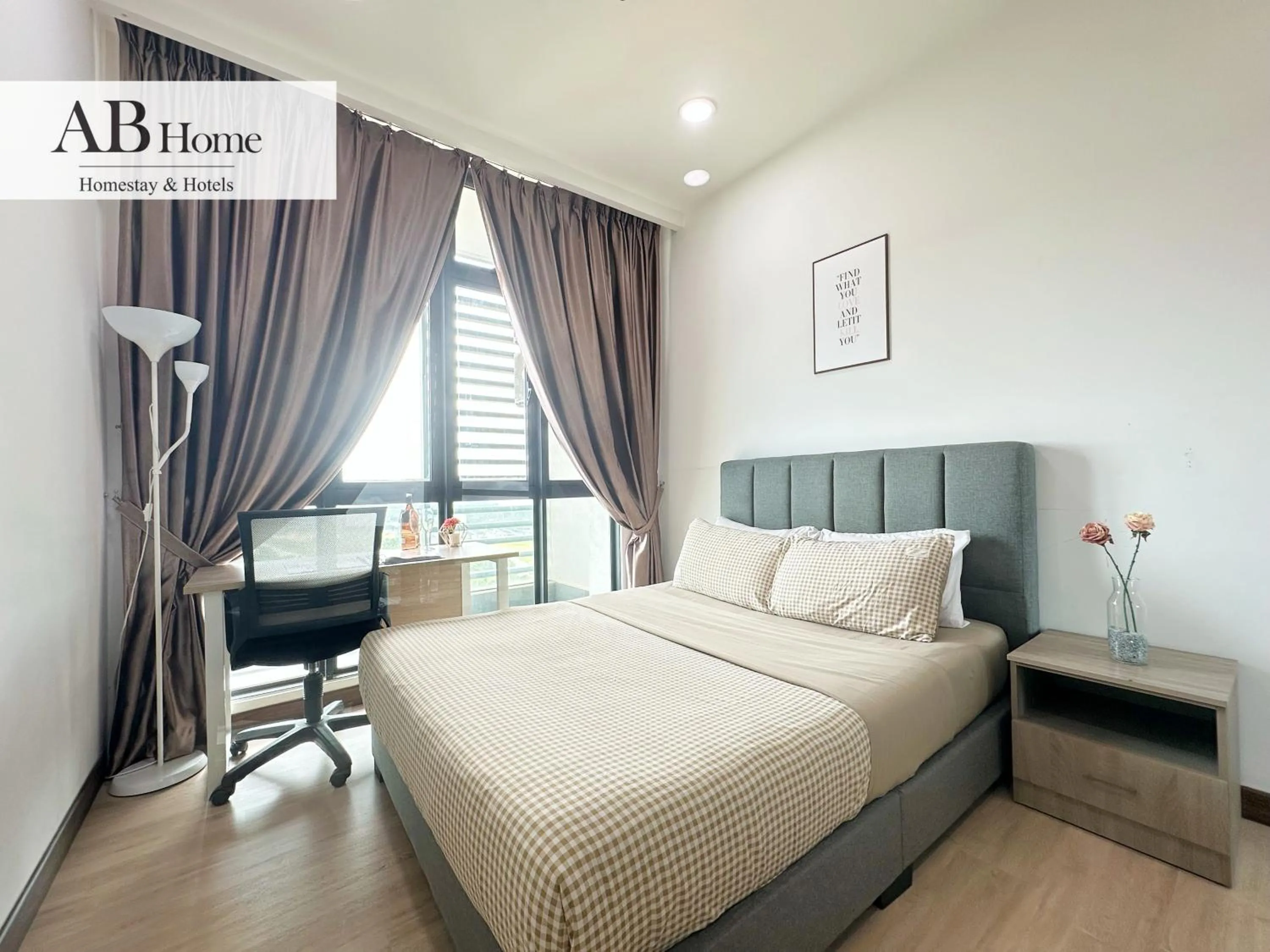 Bedroom, Bed in ABHOME "JAPAN SUITE" #GreenHaven #Olympic Pool #360"SeaView #JB