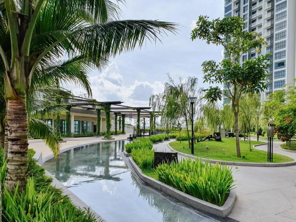 Garden view in ABHOME "JAPAN SUITE" #GreenHaven #Olympic Pool #360"SeaView #JB