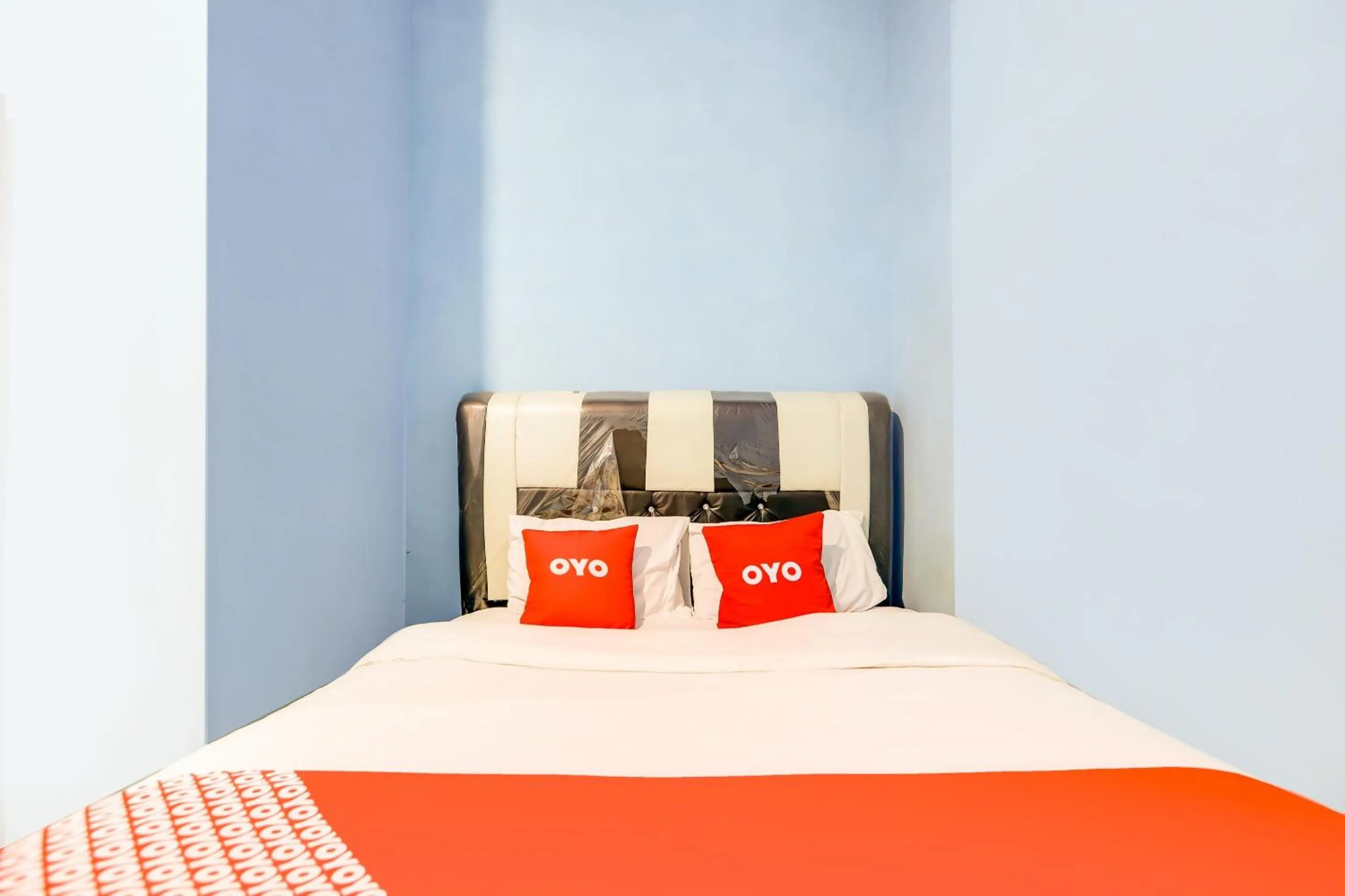 Bedroom, Bed in Hotel O Faster Inn 1