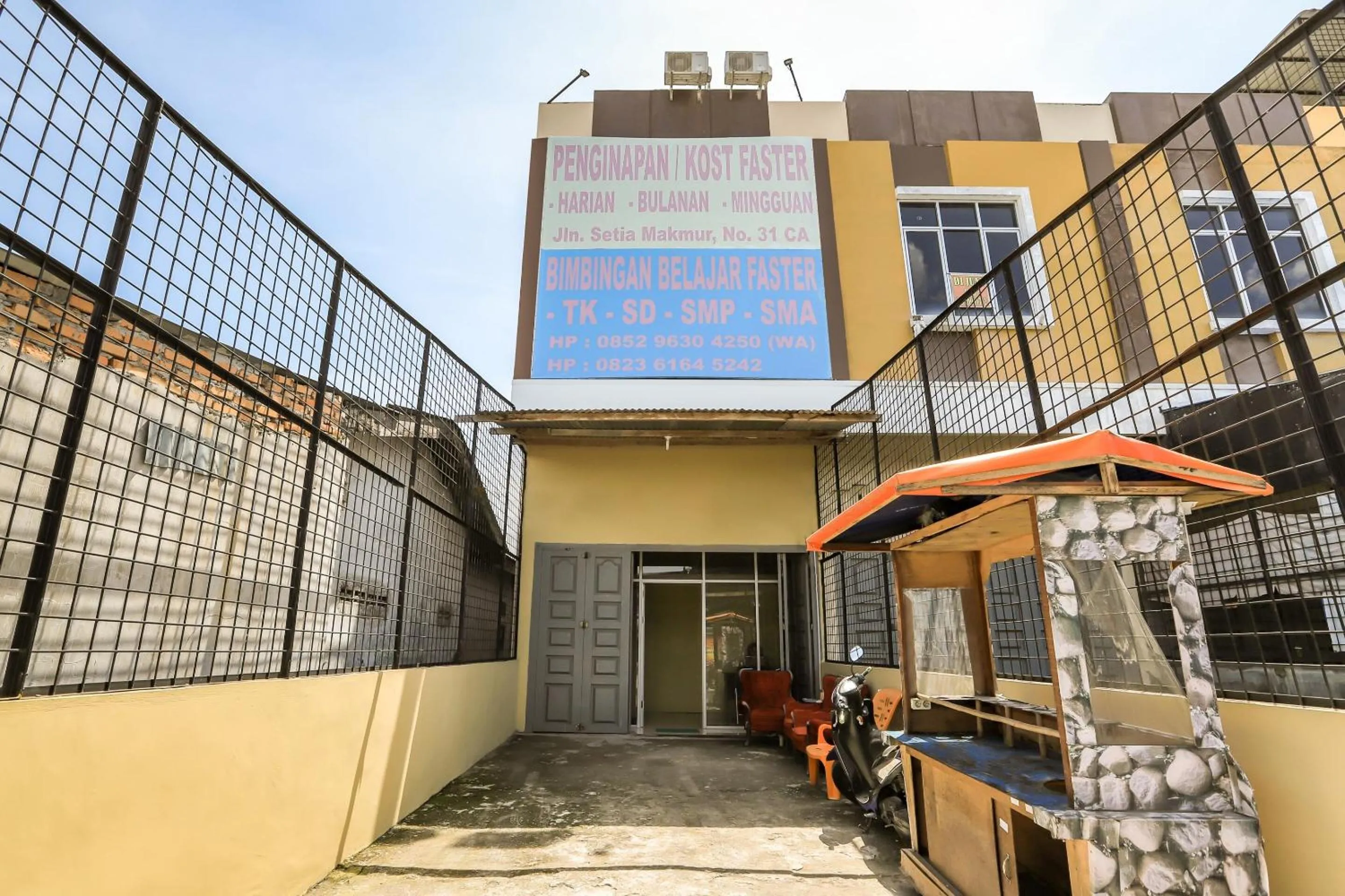 Facade/entrance in Hotel O Faster Inn 1