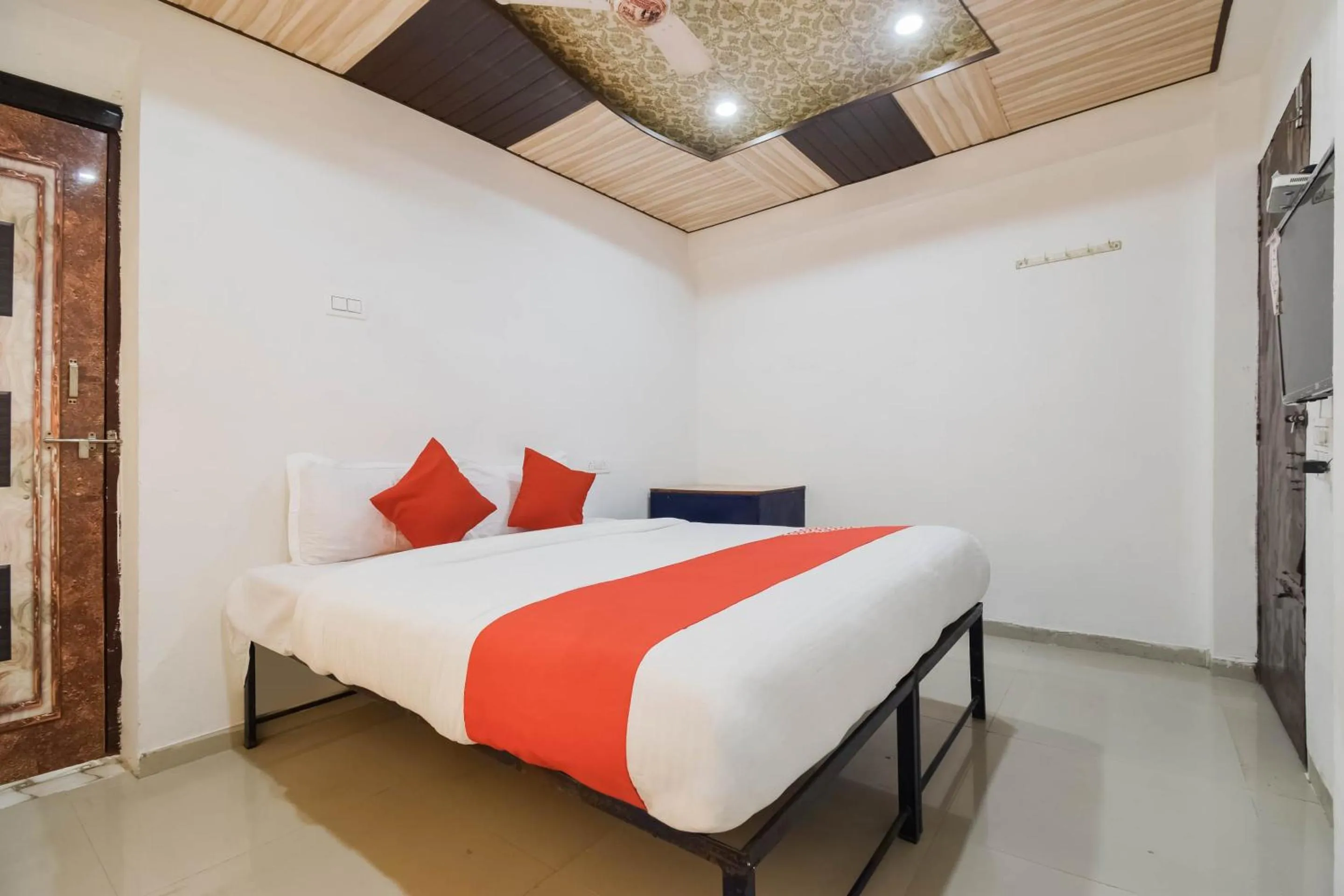 Bedroom, Bed in Hotel O Swastik