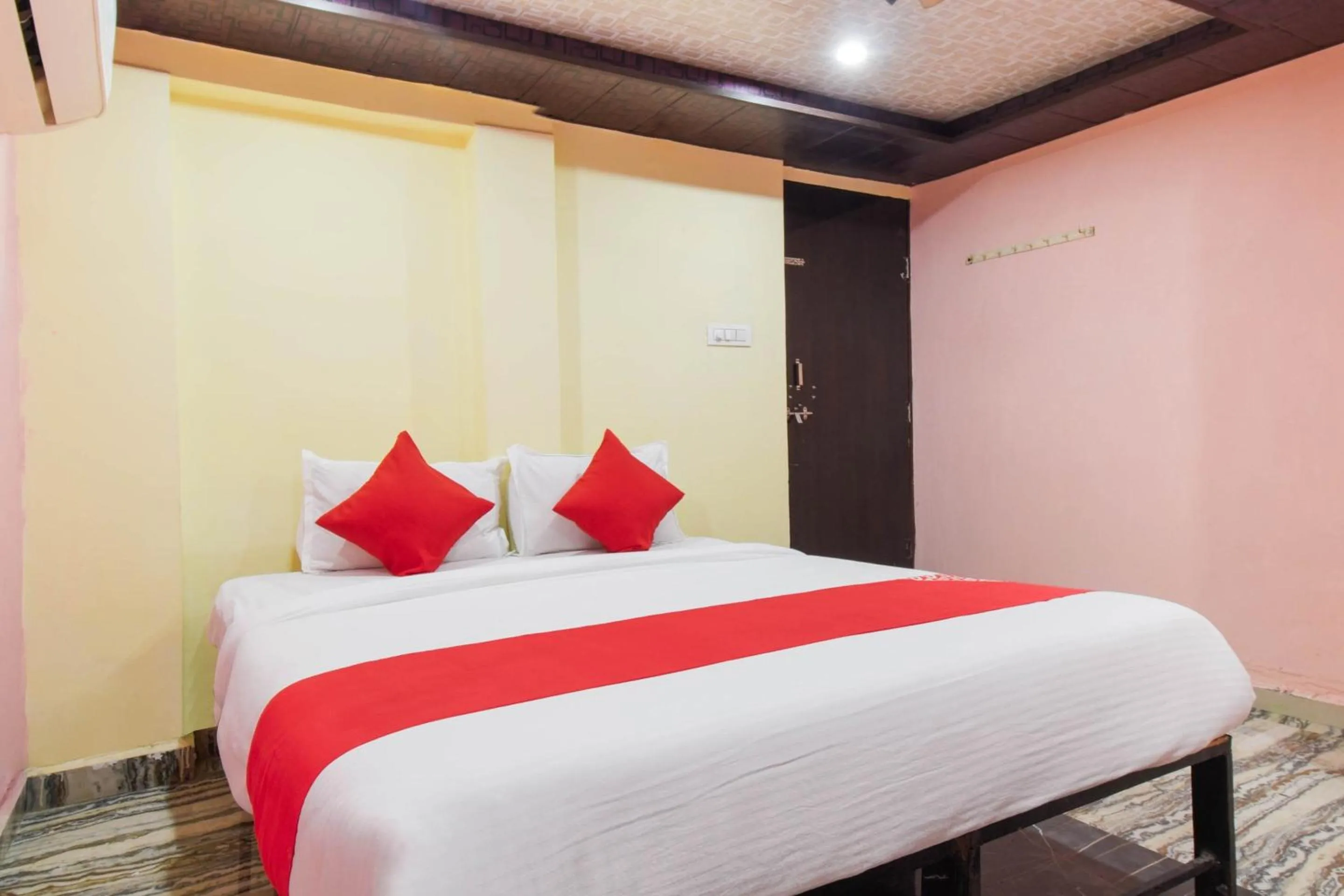 Bedroom, Bed in Hotel O Swastik