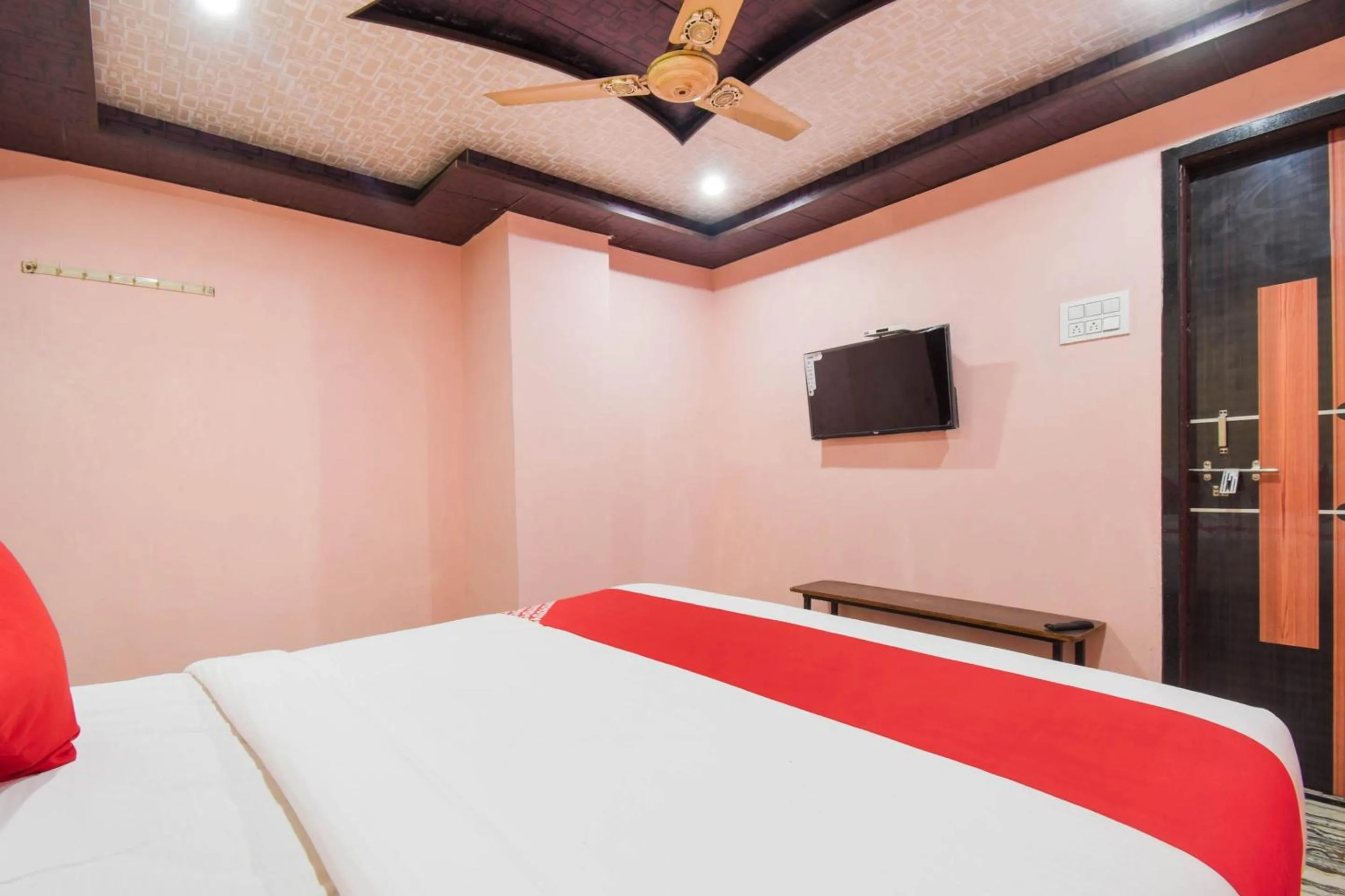 Bedroom, Bed in Hotel O Swastik