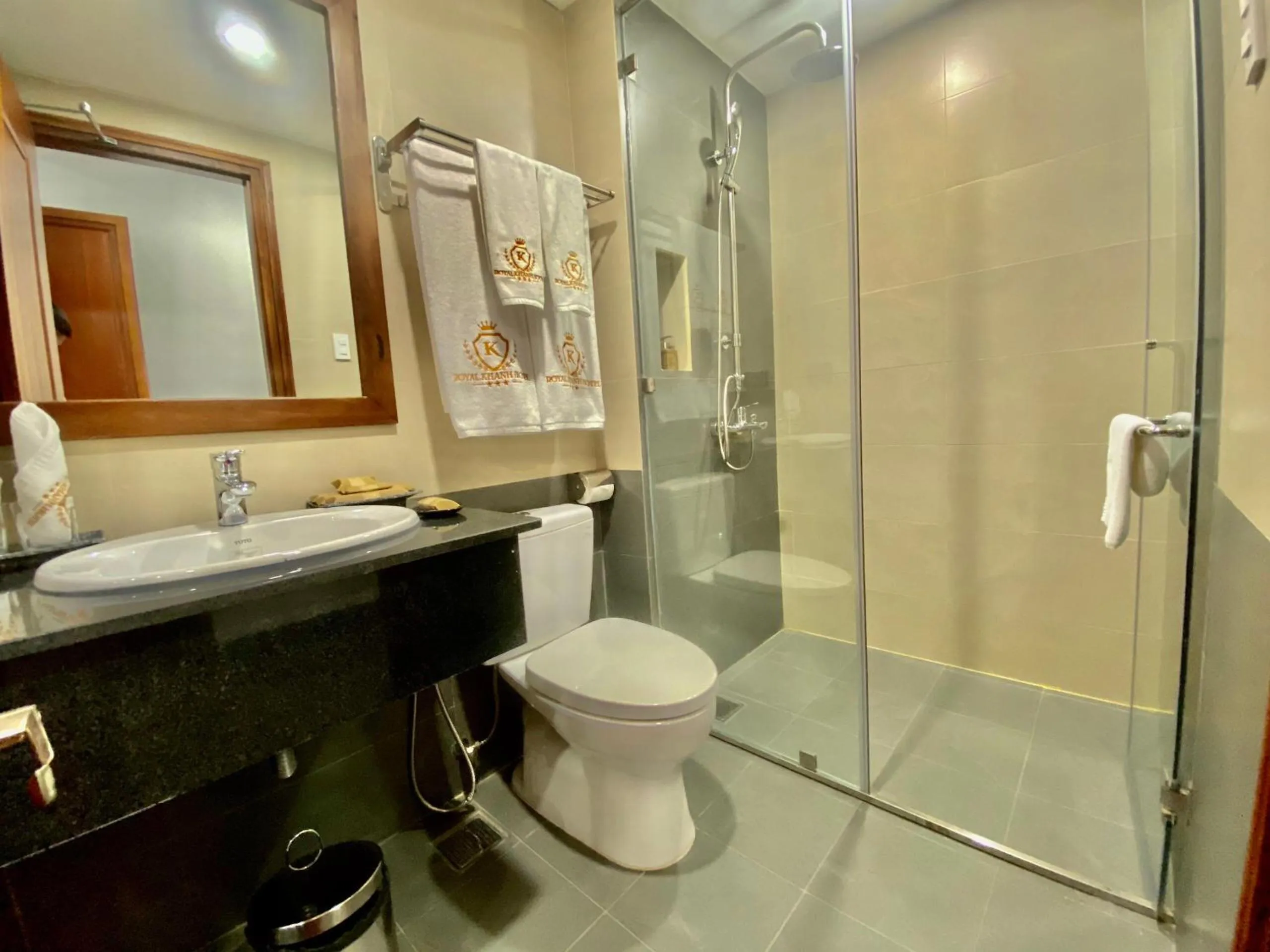 Bathroom in Royal Khanh Hotel