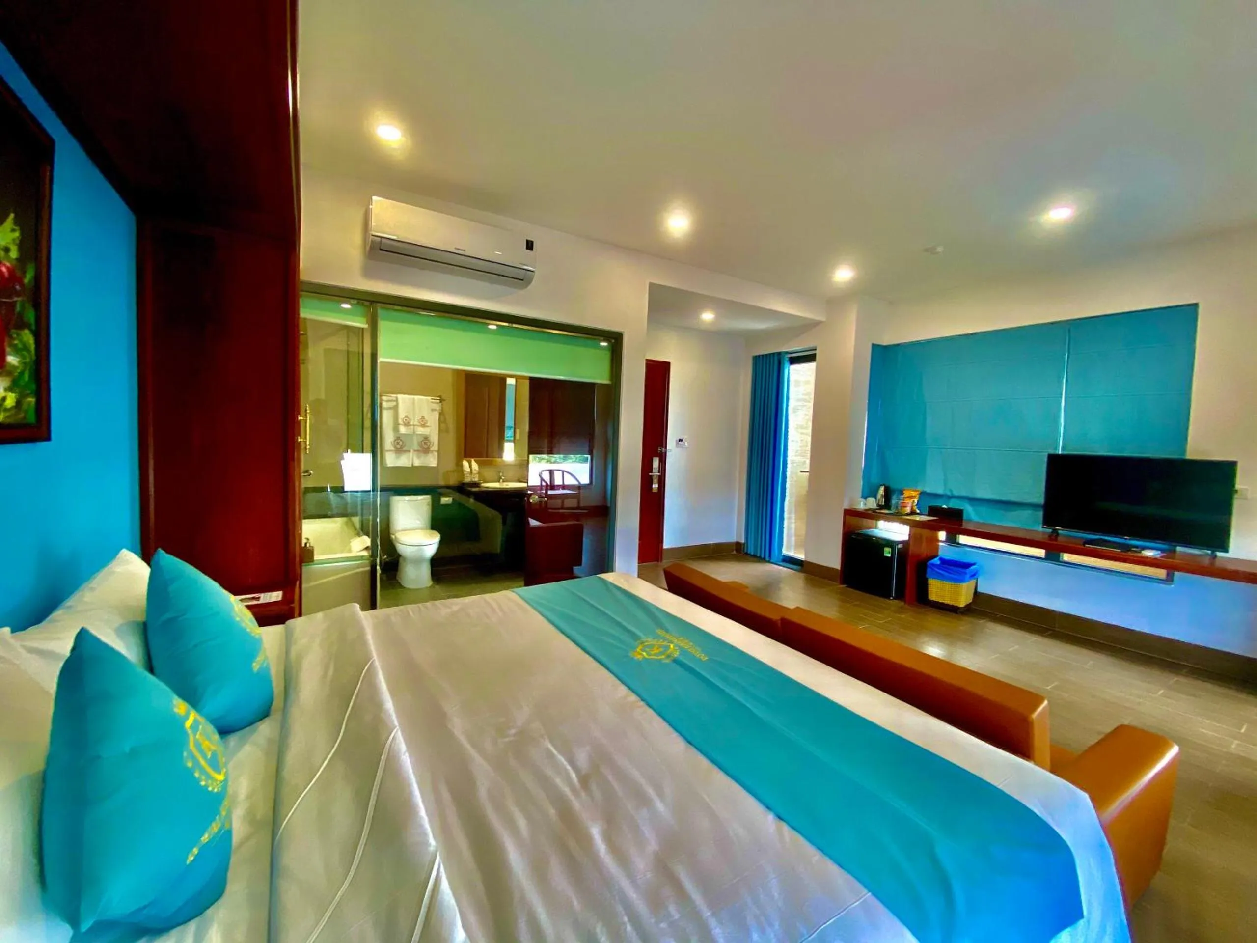 Bed in Royal Khanh Hotel