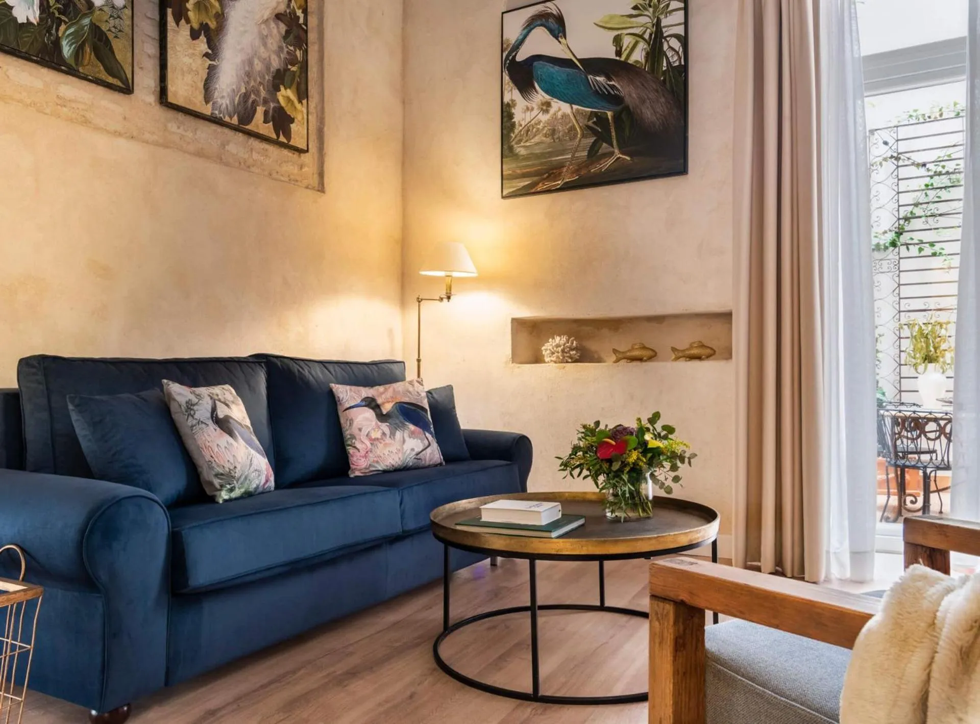 Patio in Casa Sevilla 1855 Suites by Época