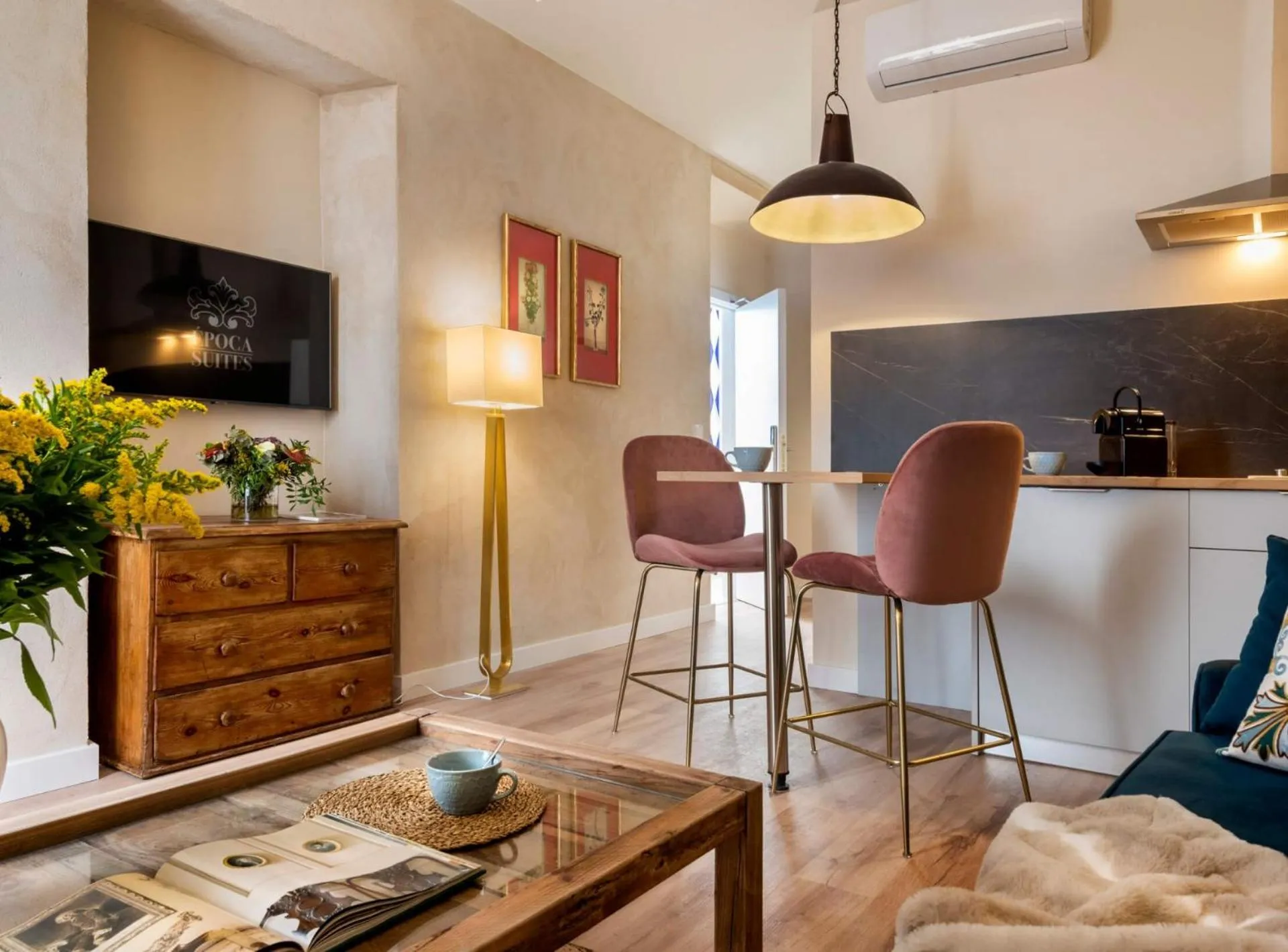 Kitchen or kitchenette in Casa Sevilla 1855 Suites by Época