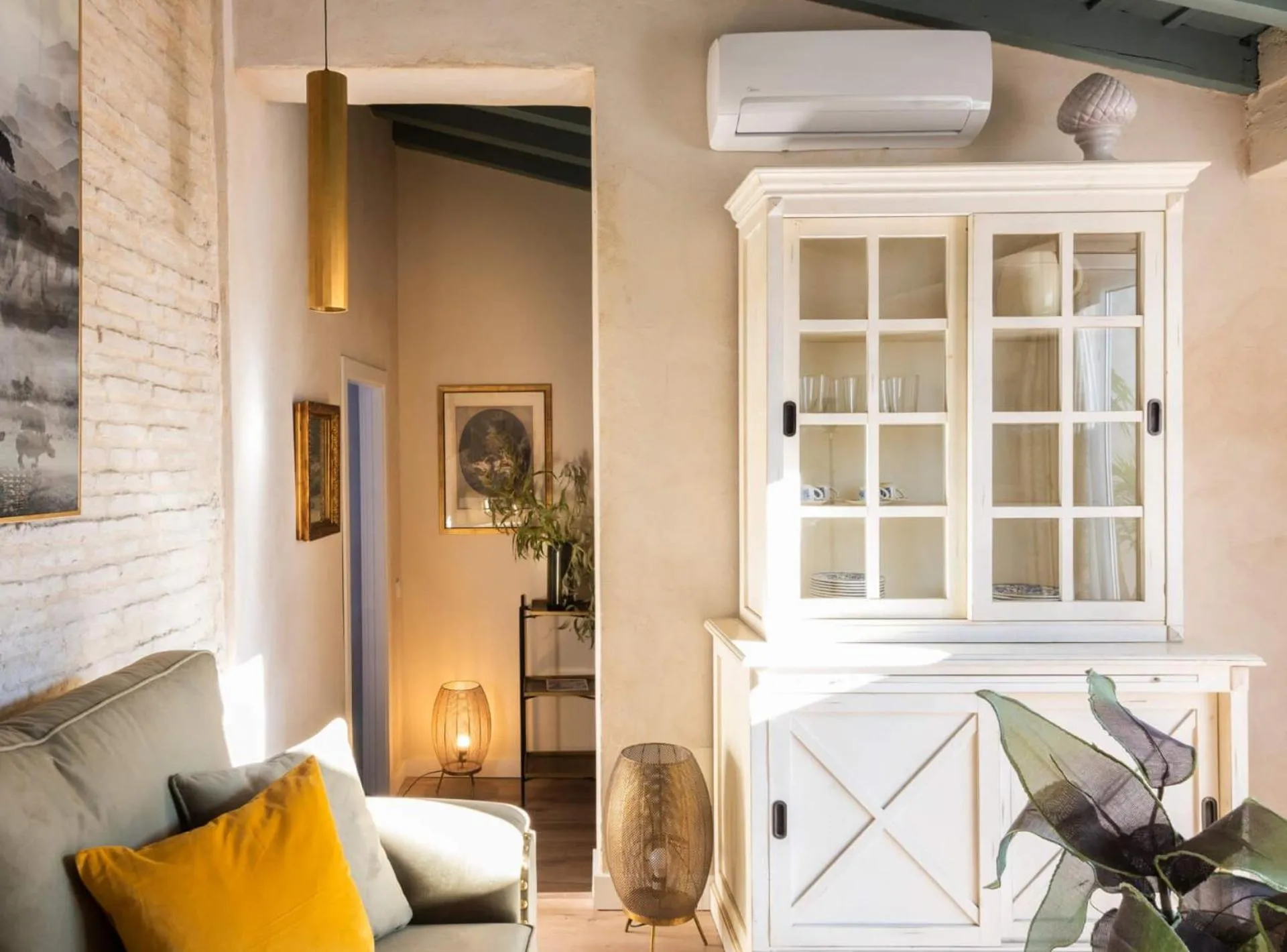 Living room in Casa Sevilla 1855 Suites by Época