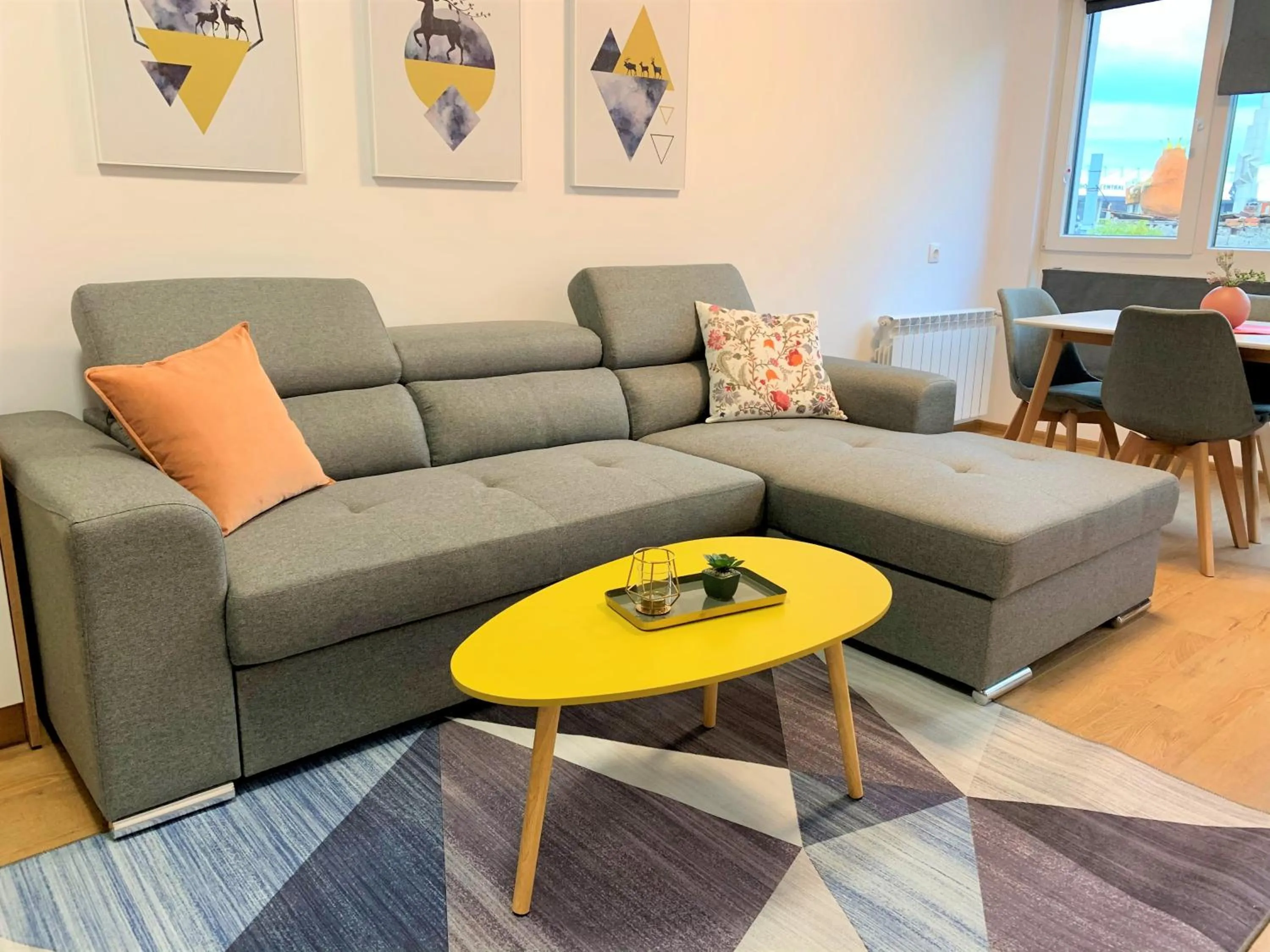 Living room in Gardenia Apartments