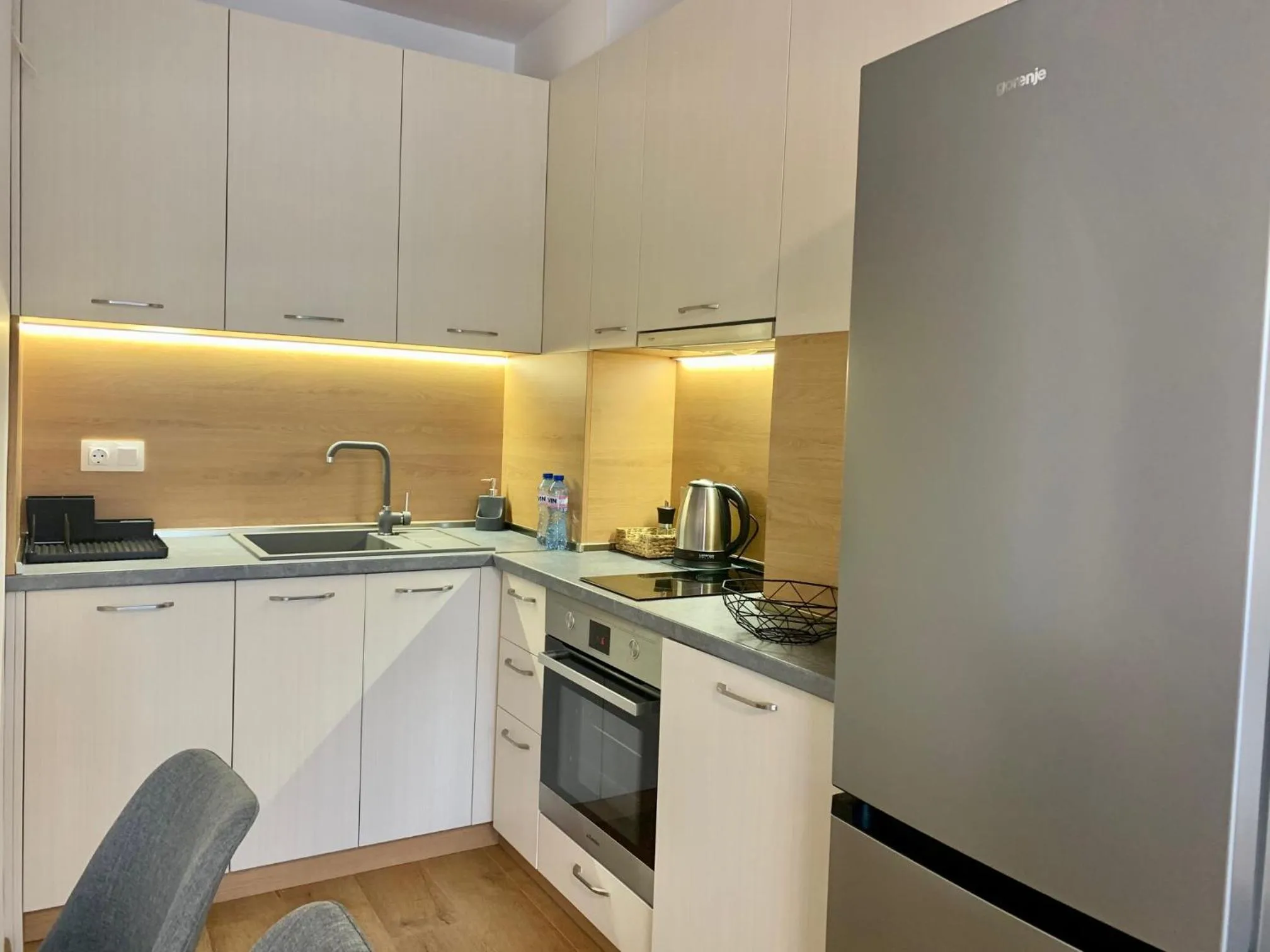 Kitchen or kitchenette in Gardenia Apartments