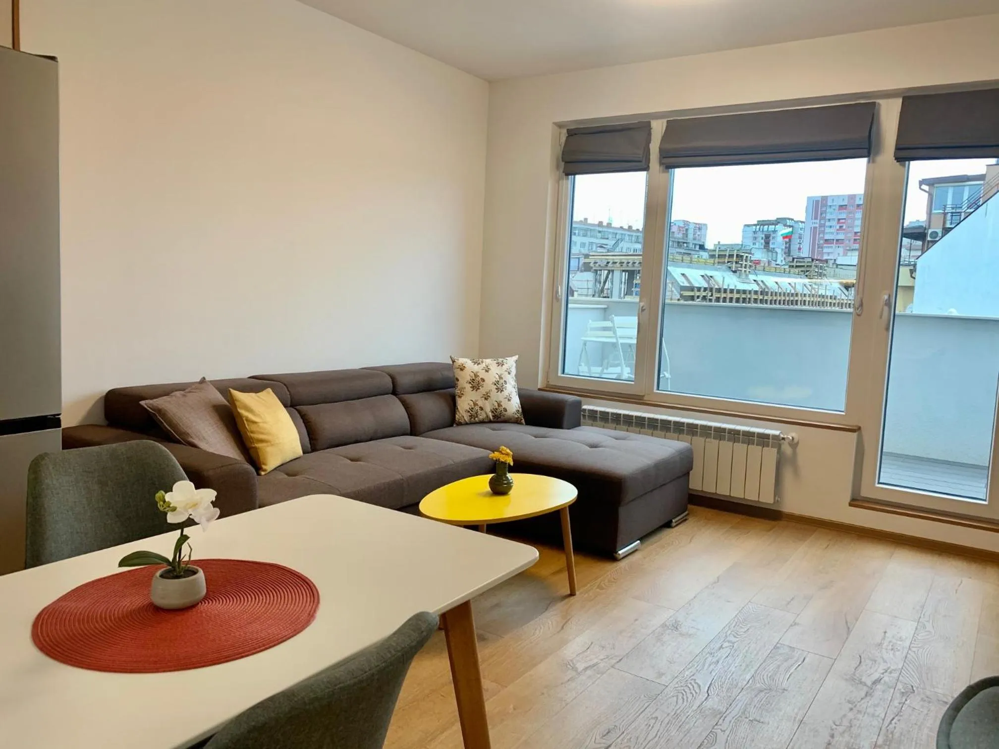 Living room in Gardenia Apartments