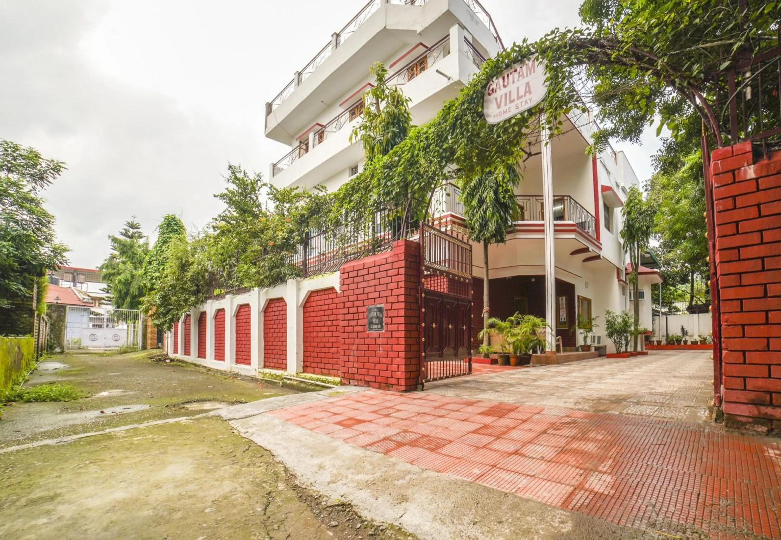 Facade/entrance in Hotel O Home Gautam Homestay