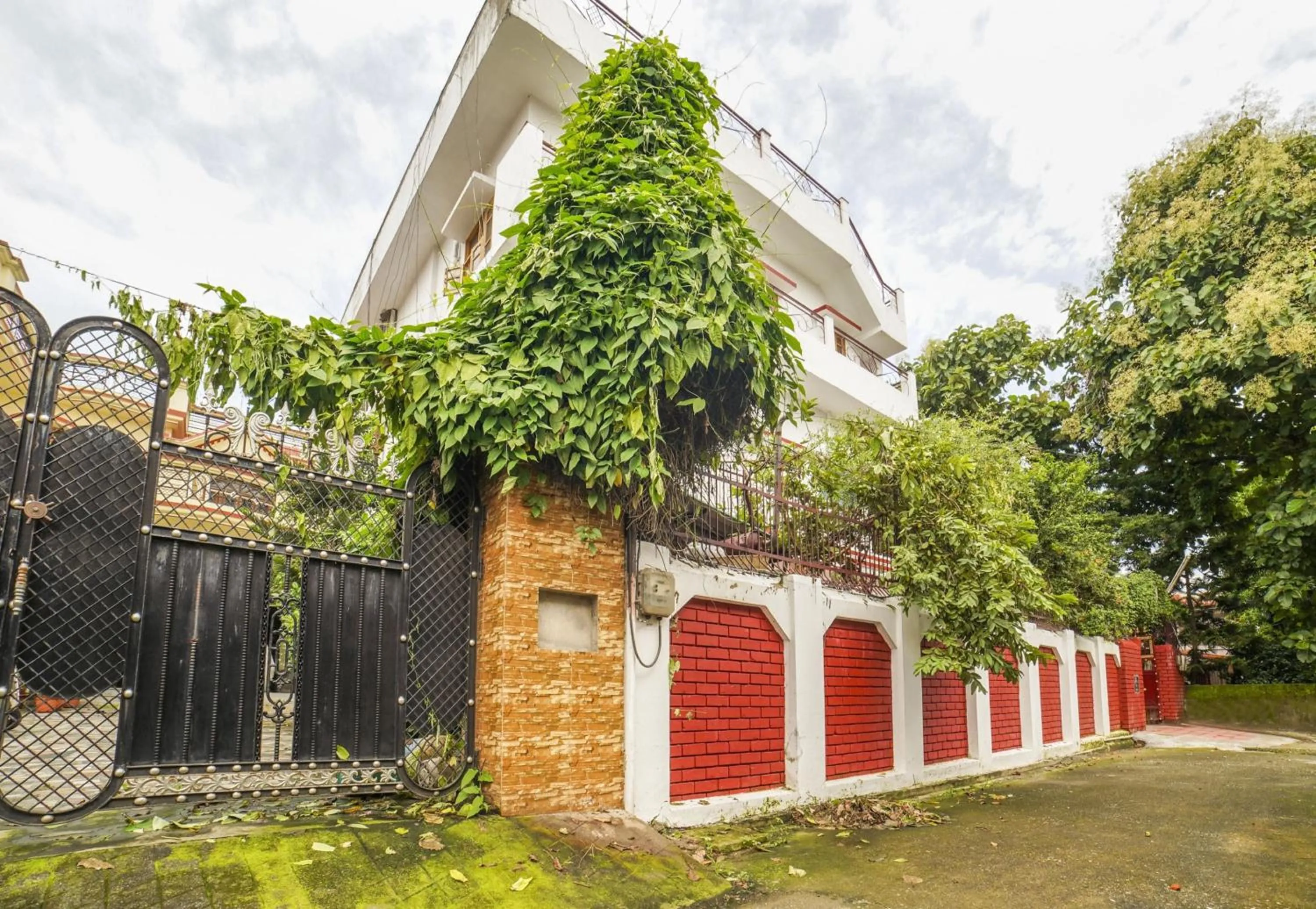 Facade/entrance in Hotel O Home Gautam Homestay