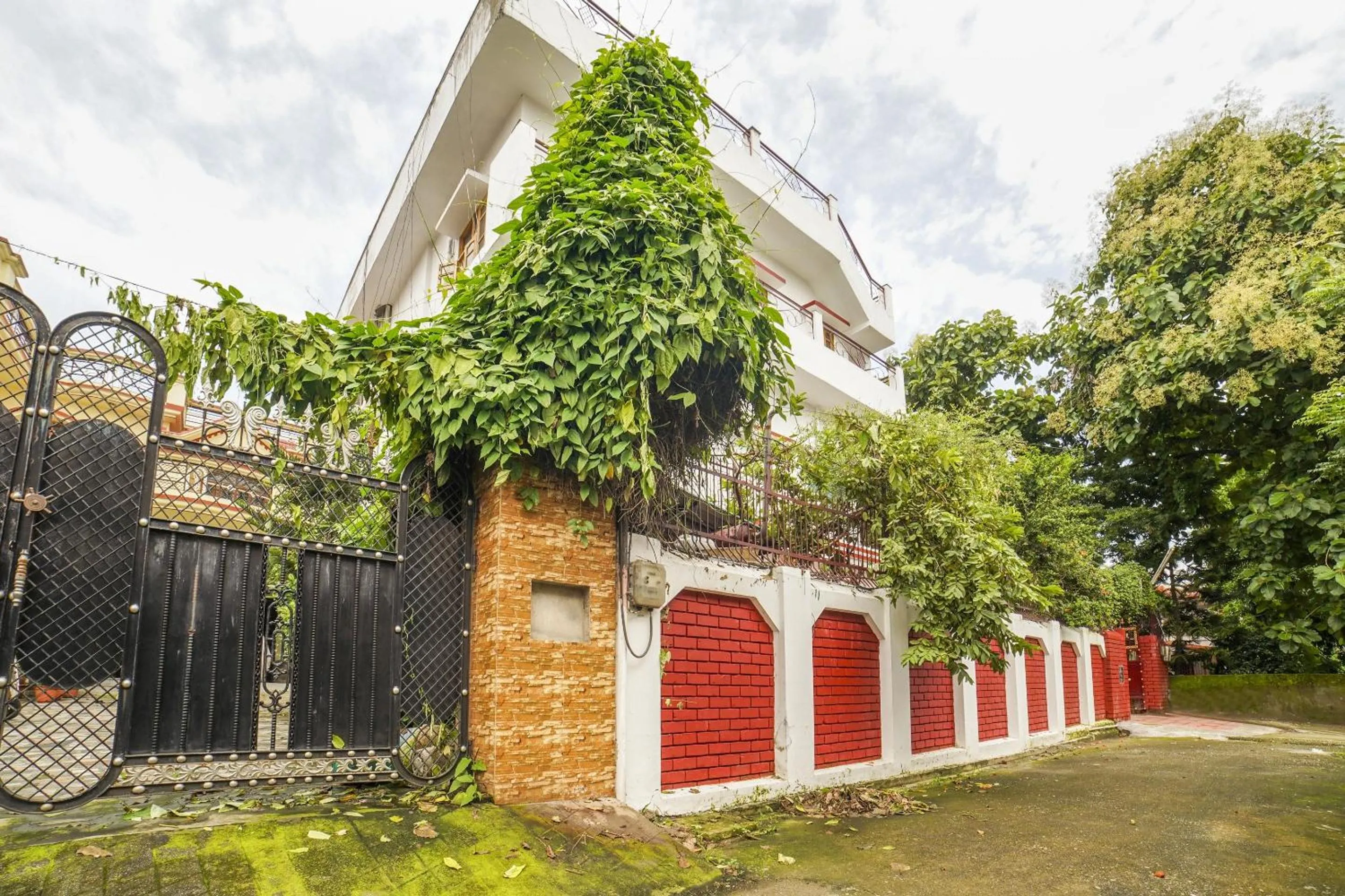 Facade/entrance in Hotel O Home Gautam Homestay