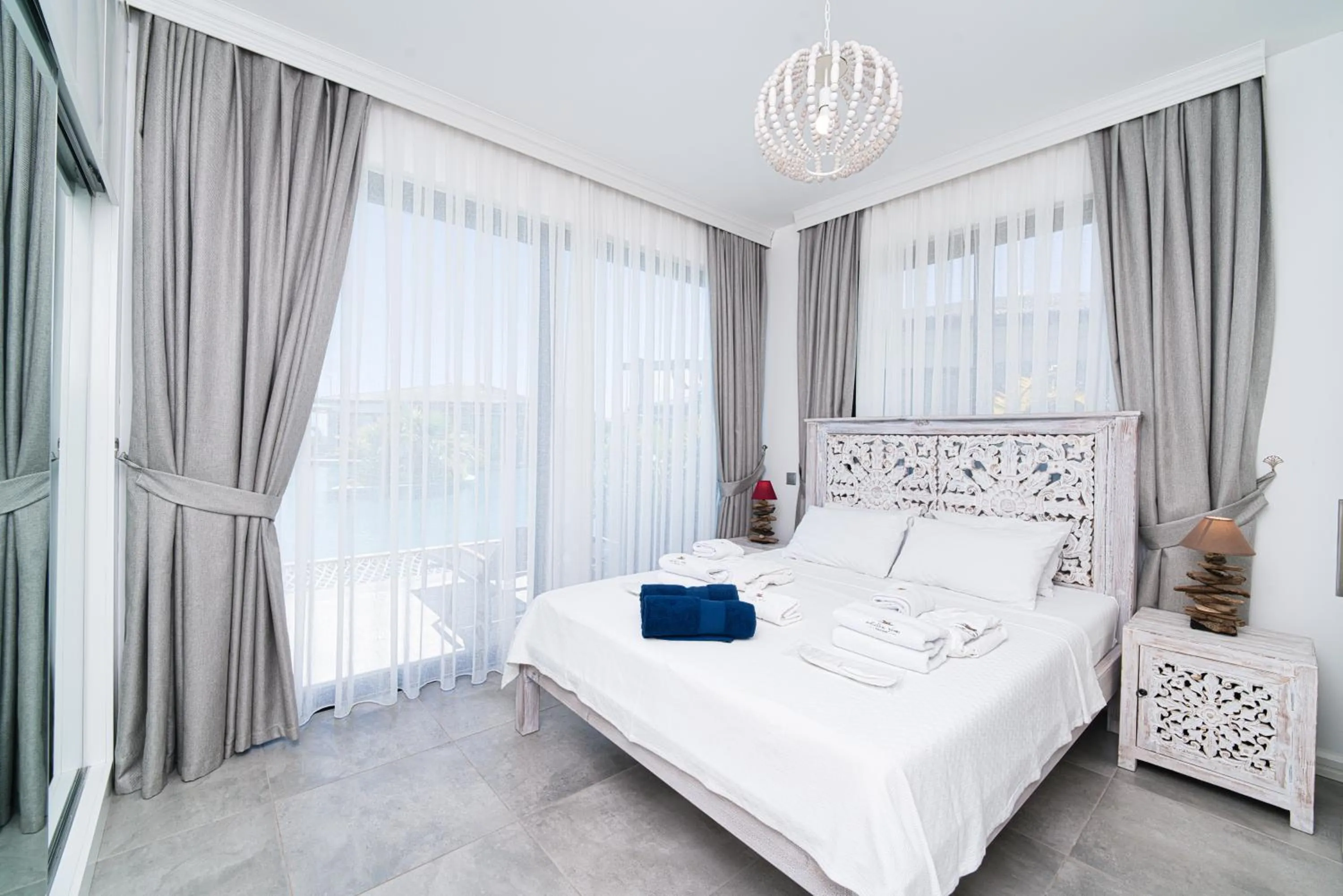 Bed in Maldives Holiday Homes