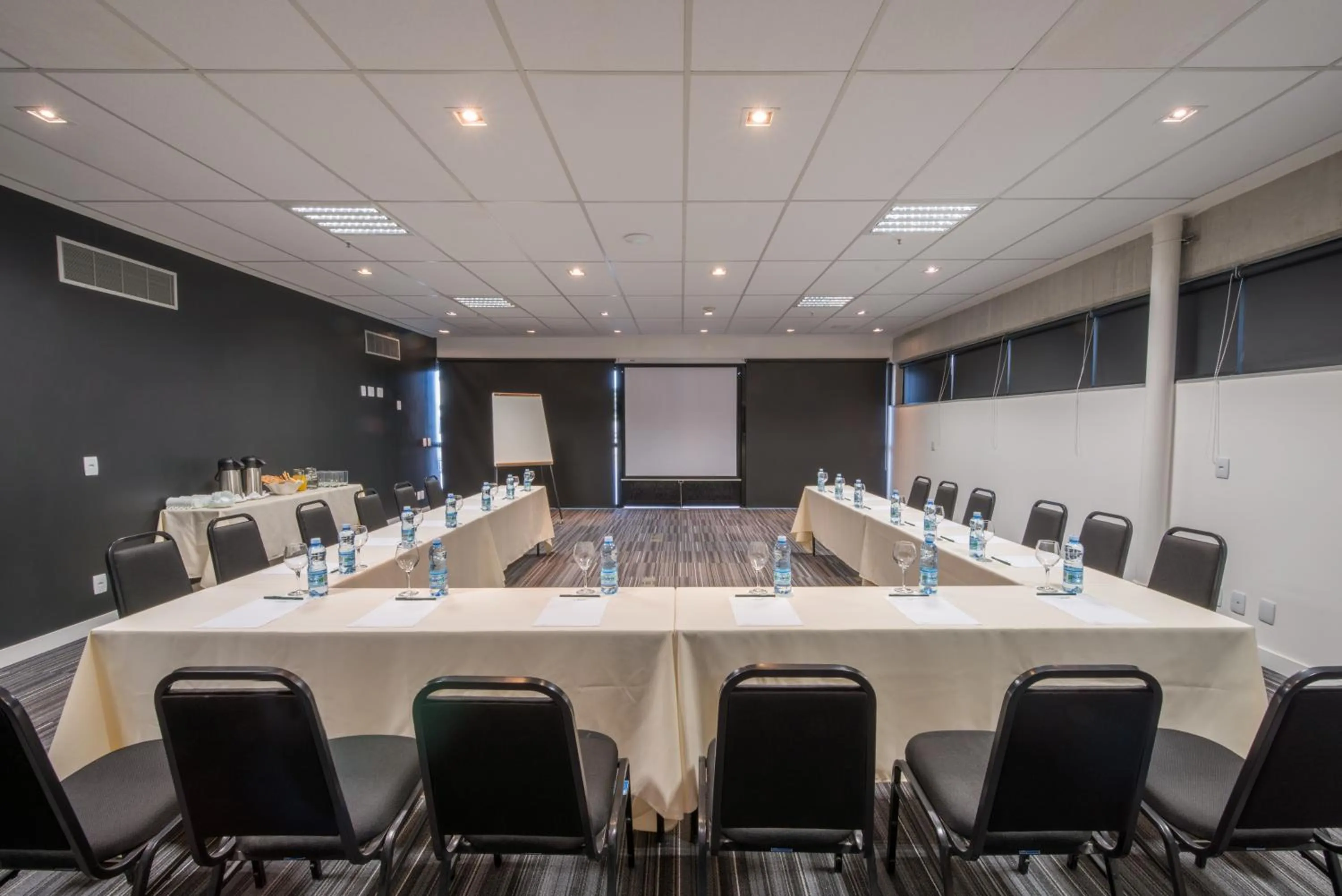 Banquet/Function facilities in Linx Galeão by Wish