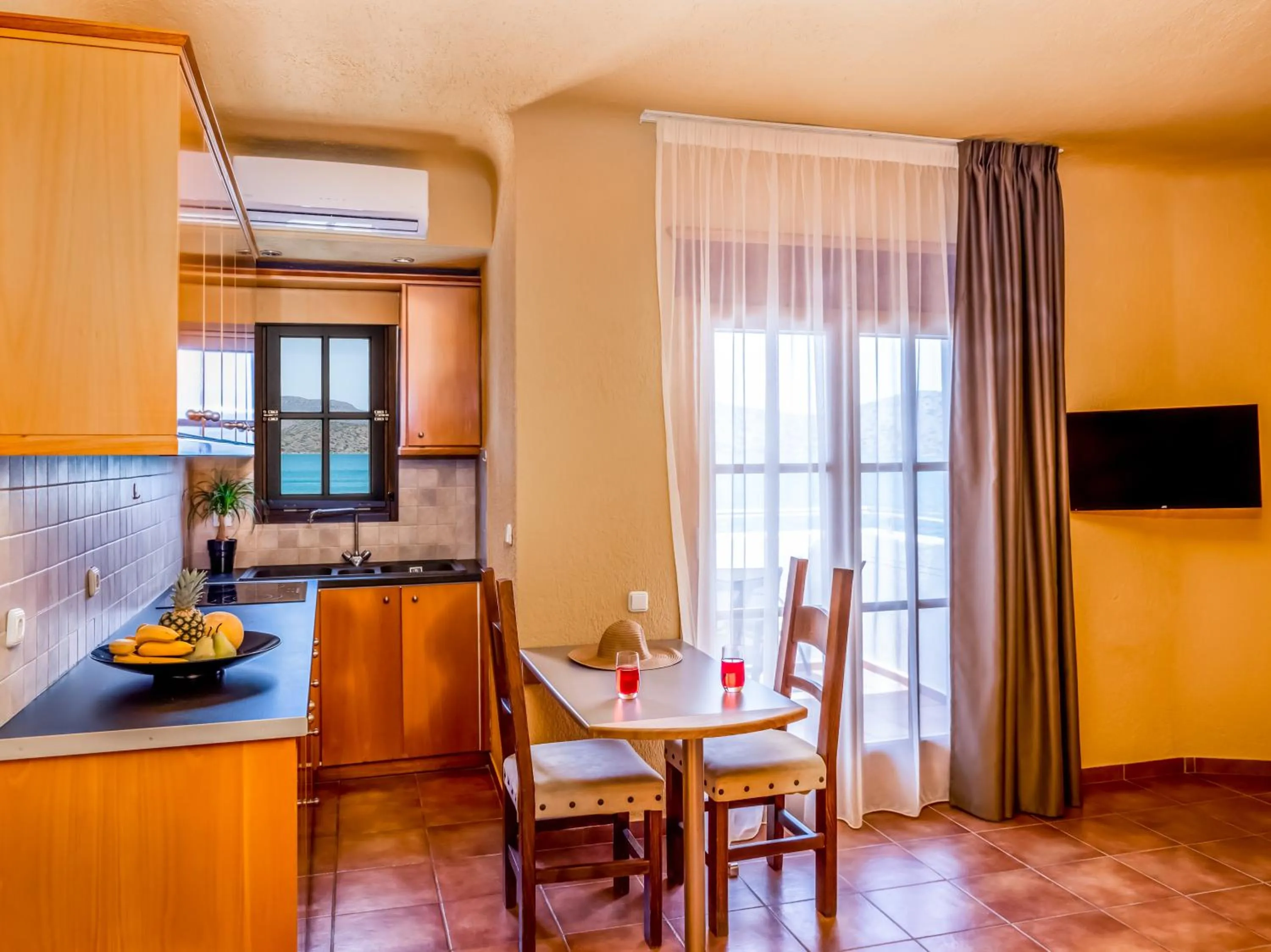 TV and multimedia in Elounda Alikes Suites & Studios