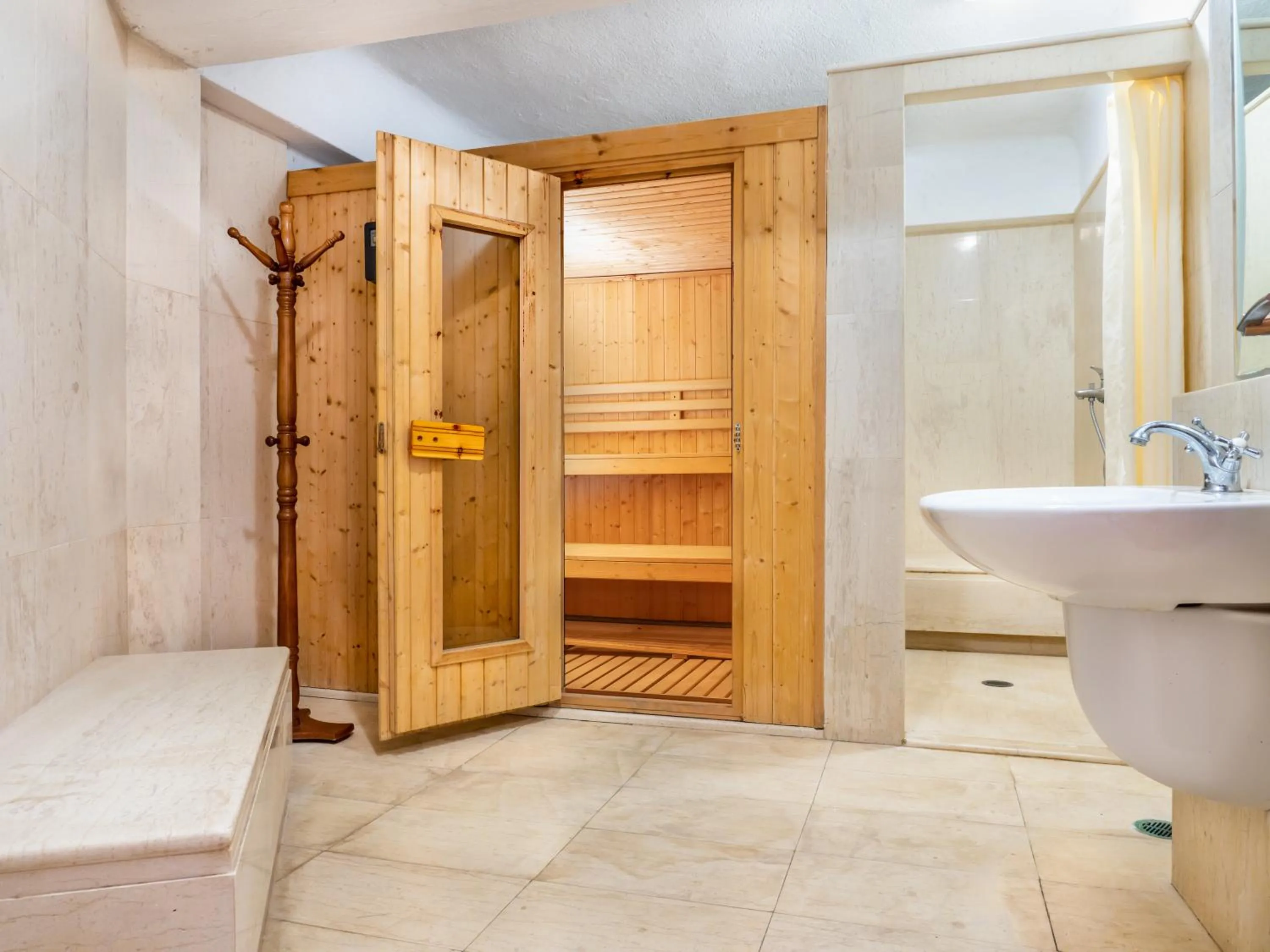Sauna in Elounda Alikes Suites & Studios