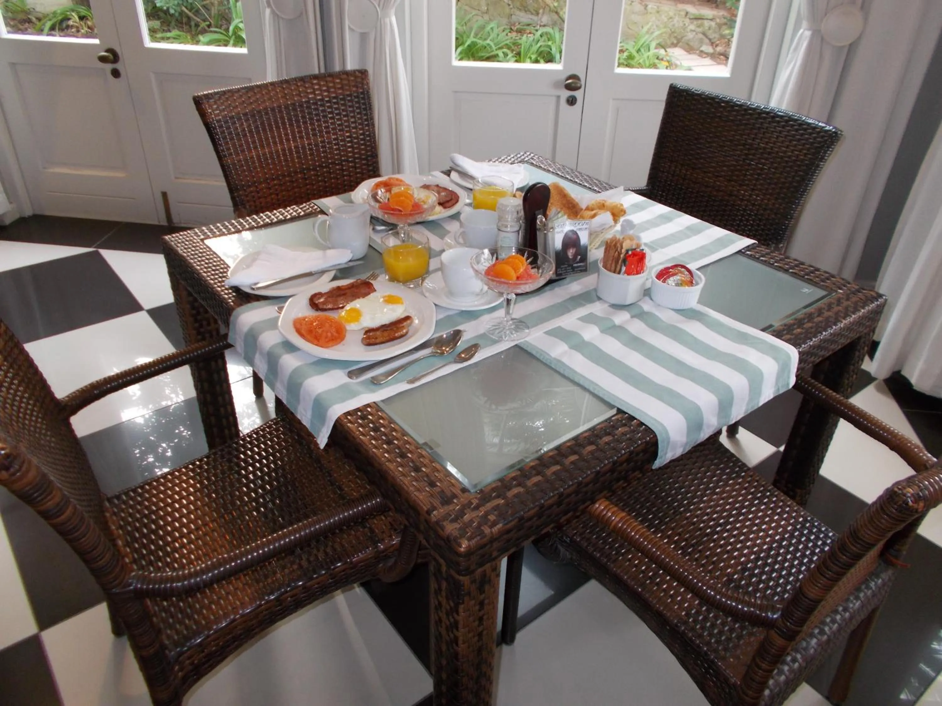 Breakfast in Coral Tree Colony Bed & Breakfast