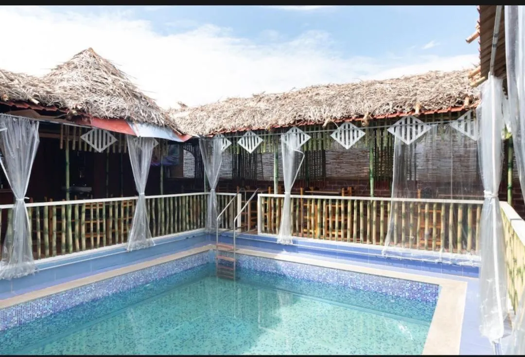 Restaurant/places to eat in Hotel Vassi Palaze