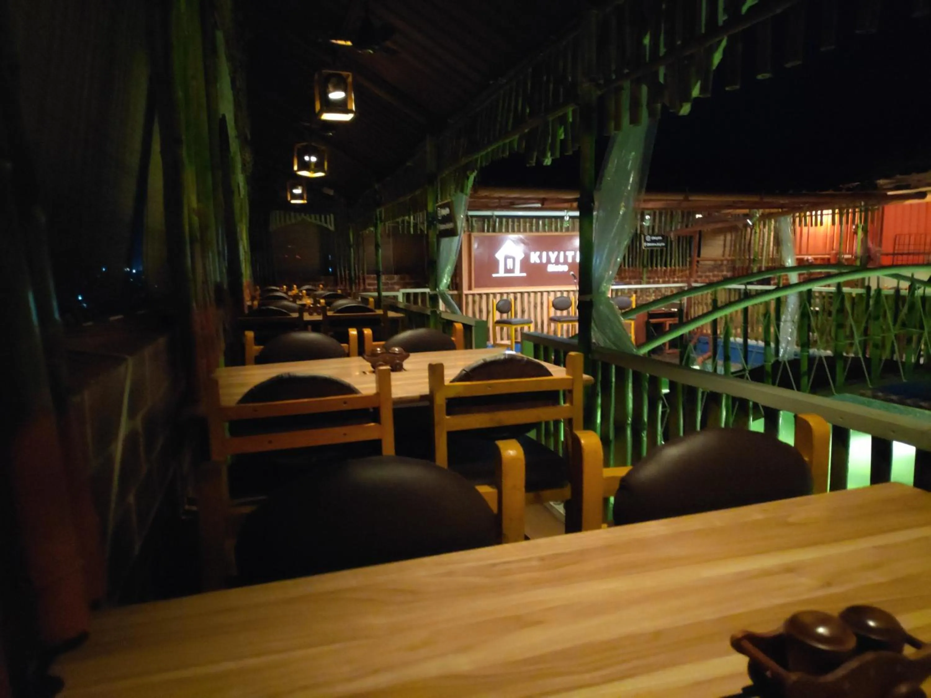 Restaurant/places to eat in Hotel Vassi Palaze