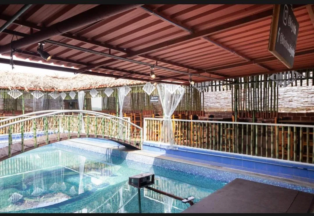 Restaurant/places to eat in Hotel Vassi Palaze