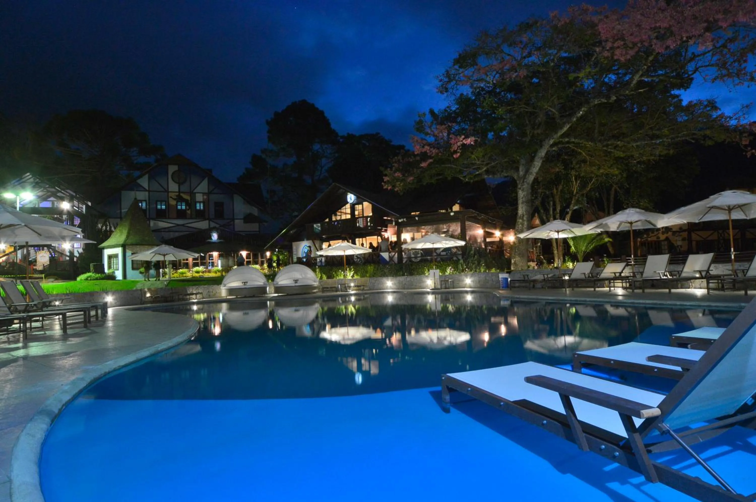 Swimming pool in Village Le Canton
