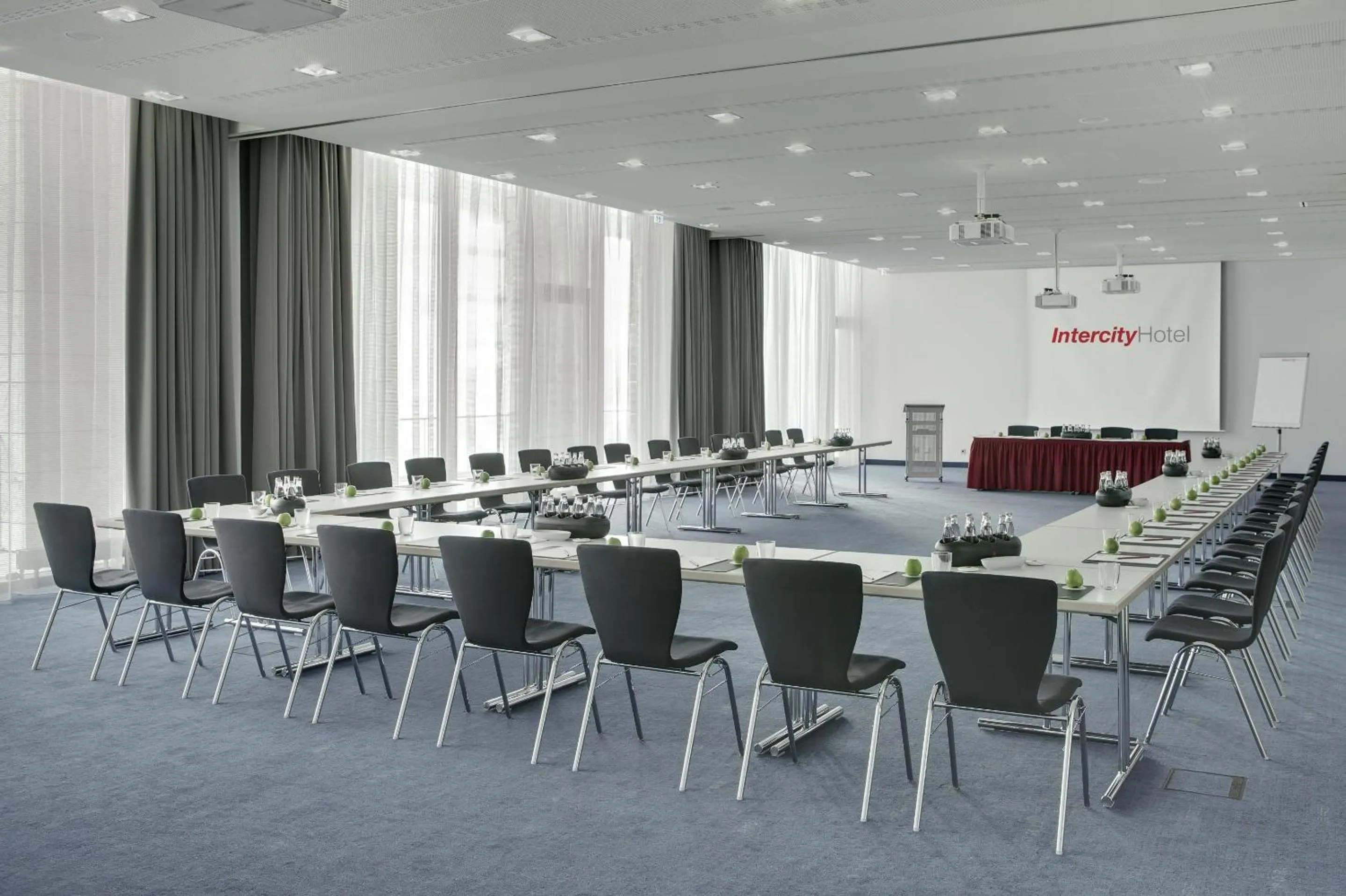 Meeting/conference room in IntercityHotel Berlin Hauptbahnhof