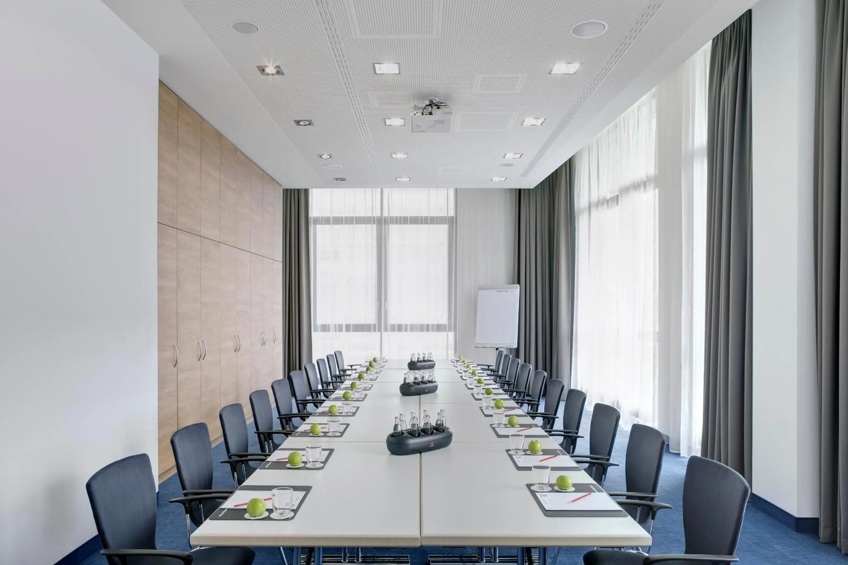 Business facilities in IntercityHotel Berlin Hauptbahnhof
