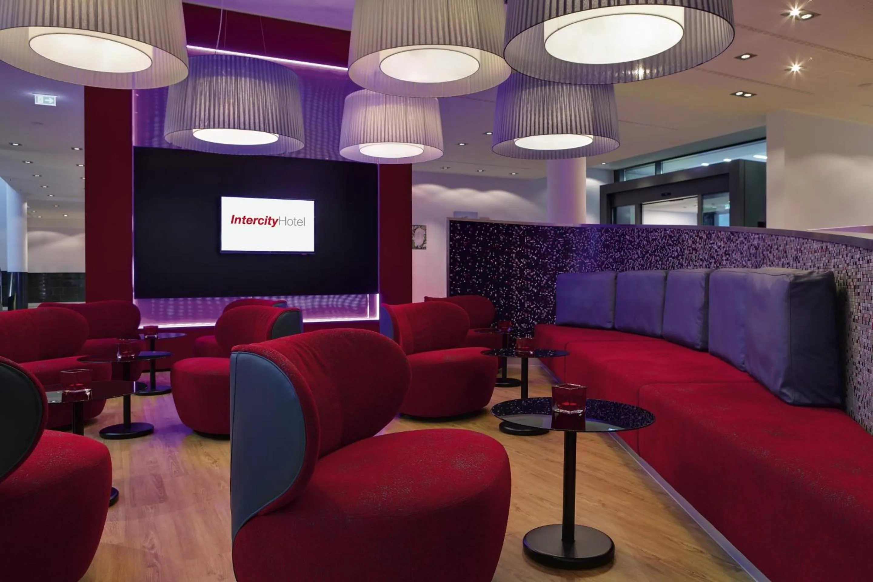 Lobby or reception in IntercityHotel Berlin Hauptbahnhof