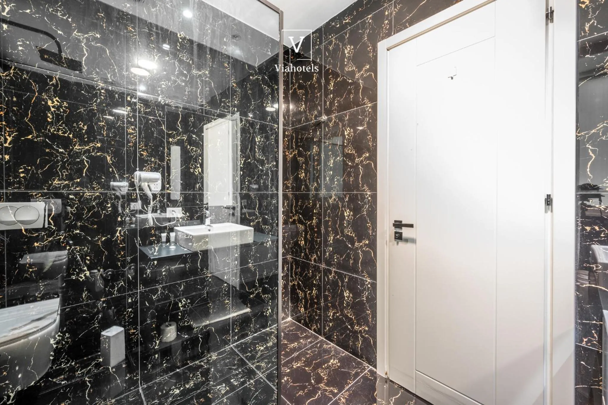 Shower in VH Eurostar Tirana Hotel Congress & Tirana Spa