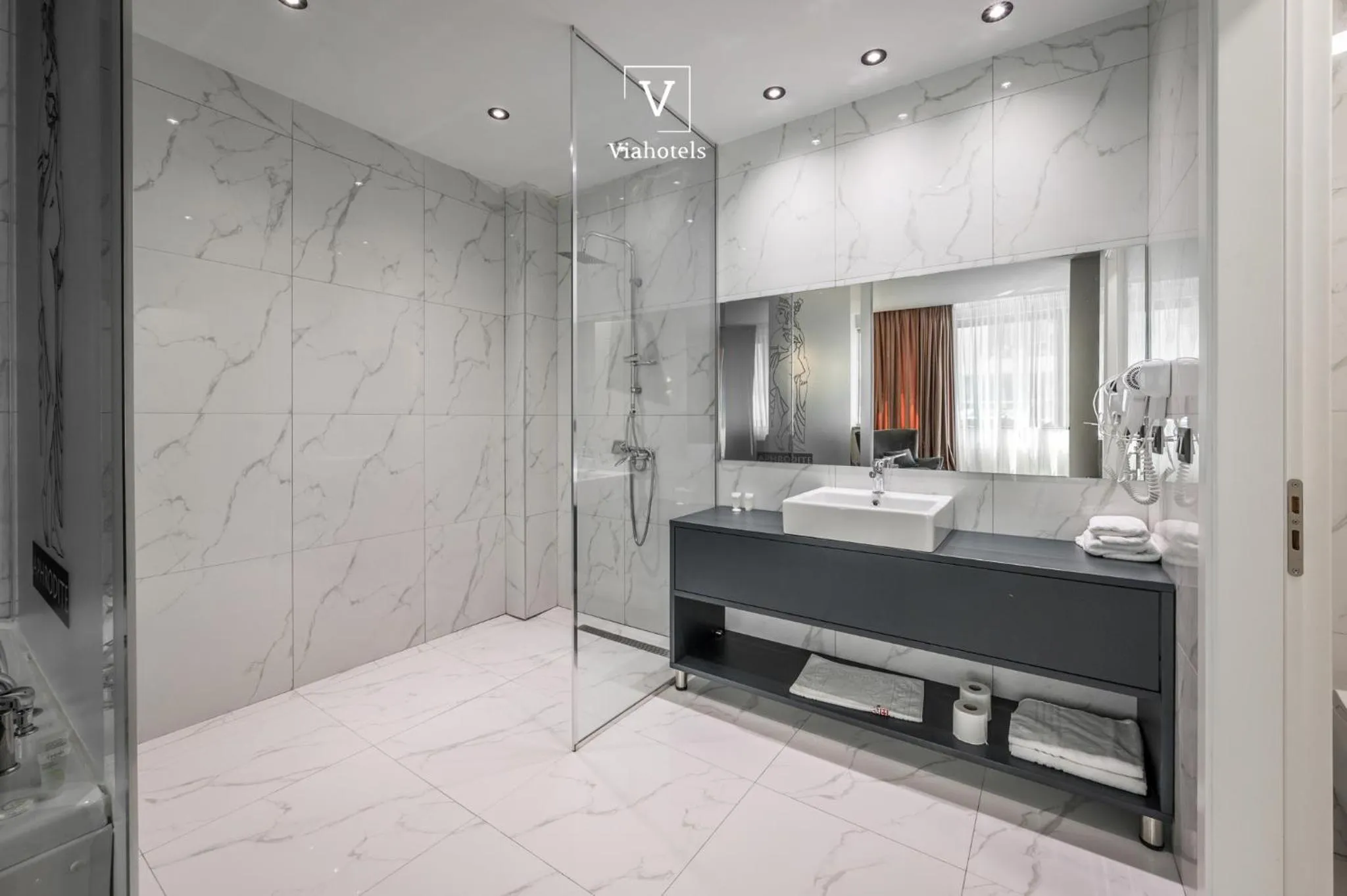 Shower in VH Eurostar Tirana Hotel Congress & Tirana Spa