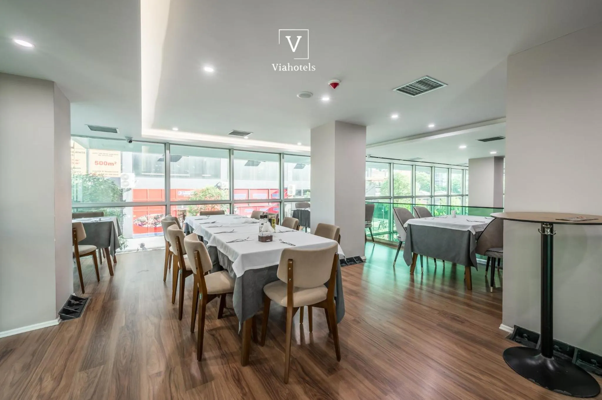 Restaurant/places to eat in VH Eurostar Tirana Hotel Congress & Tirana Spa