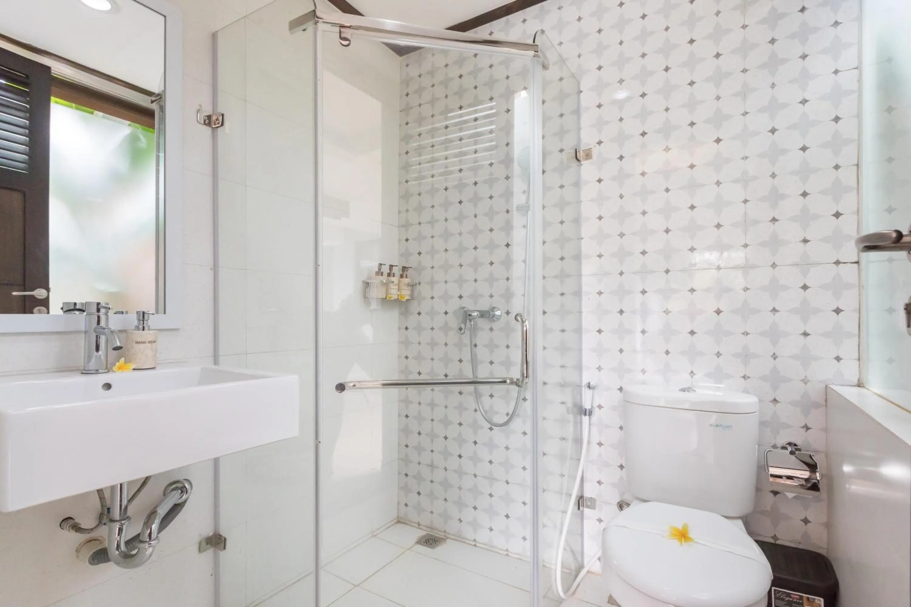 Bathroom in Villa Ciwuwi Balangan by Nagisa Bali