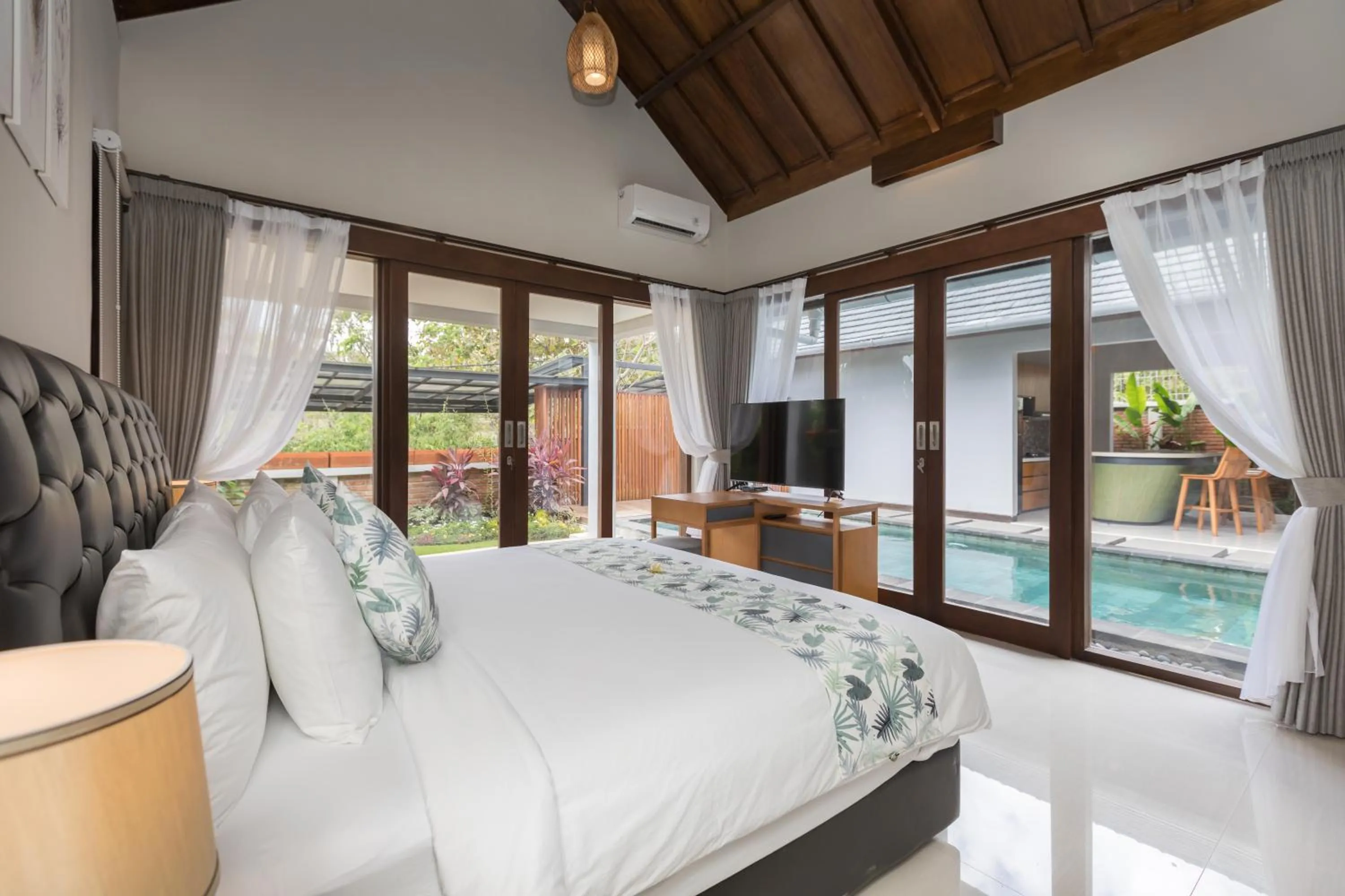 Photo of the whole room, Bed in Villa Ciwuwi Balangan by Nagisa Bali