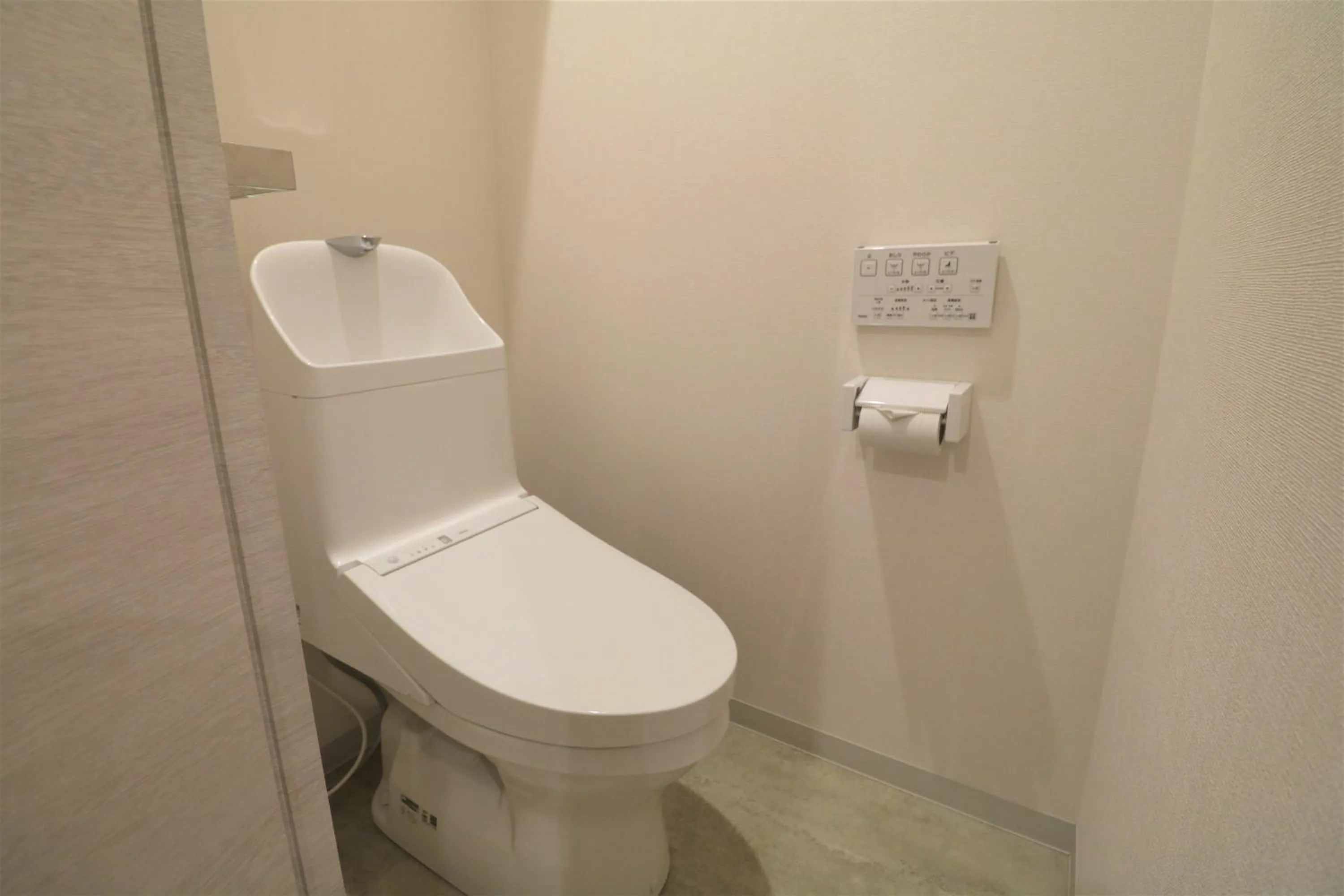 Photo of the whole room in Smart Stay Ito 302