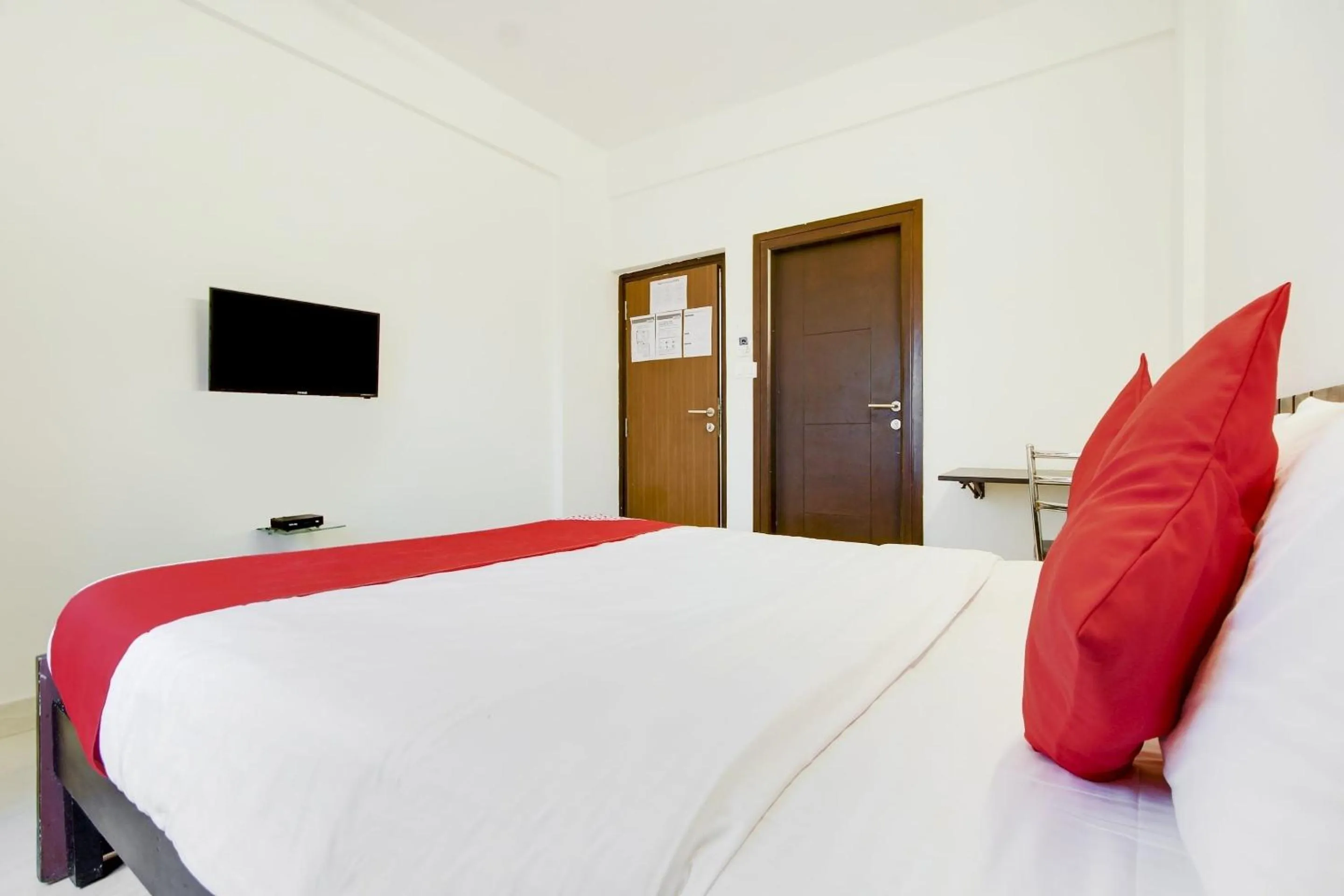 Bedroom, Bed in Hotel O Sm Residency