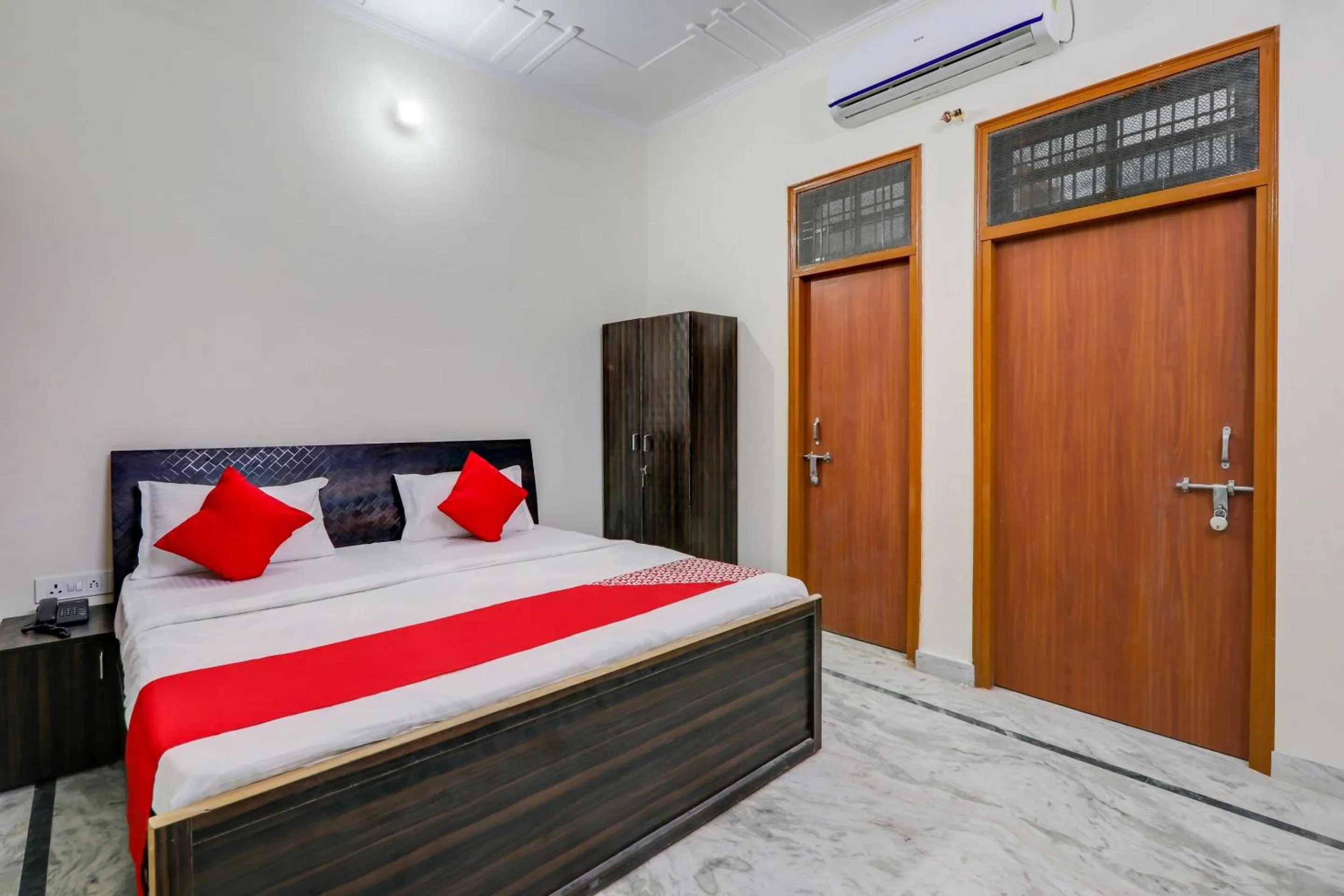 Bedroom, Bed in Hotel O Urmila Sadan