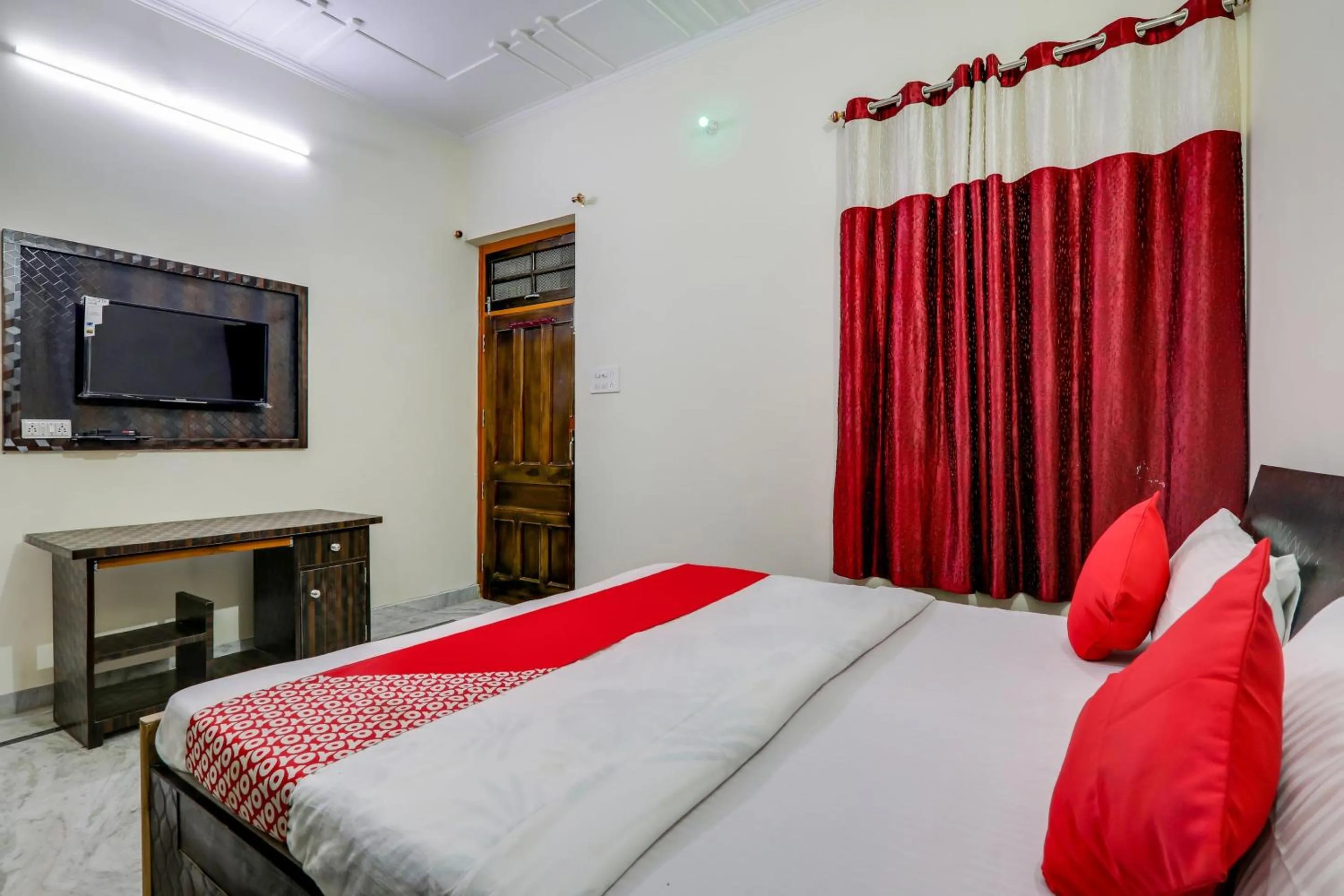 Bedroom, Bed in Hotel O Urmila Sadan