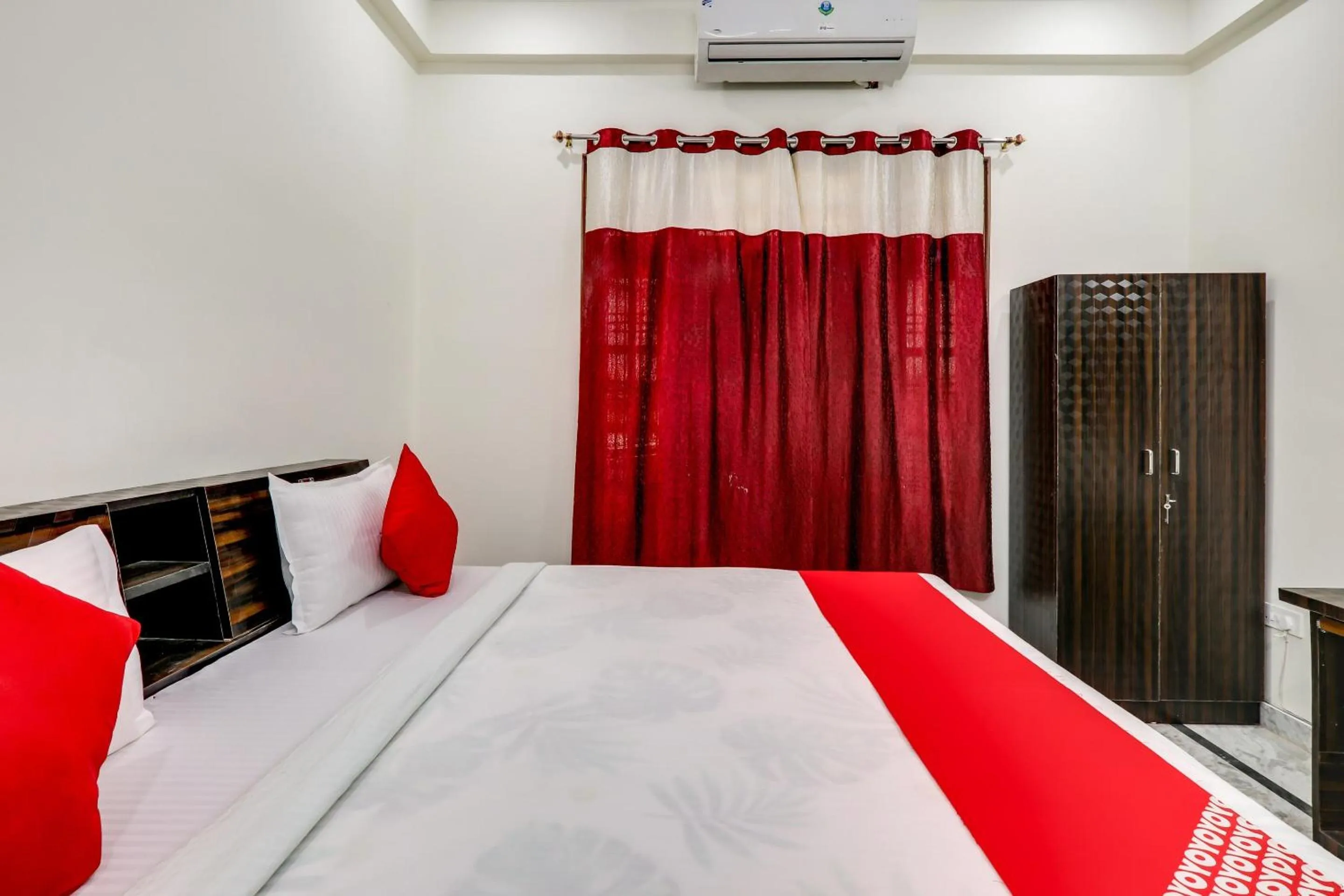 Bedroom, Bed in Hotel O Urmila Sadan