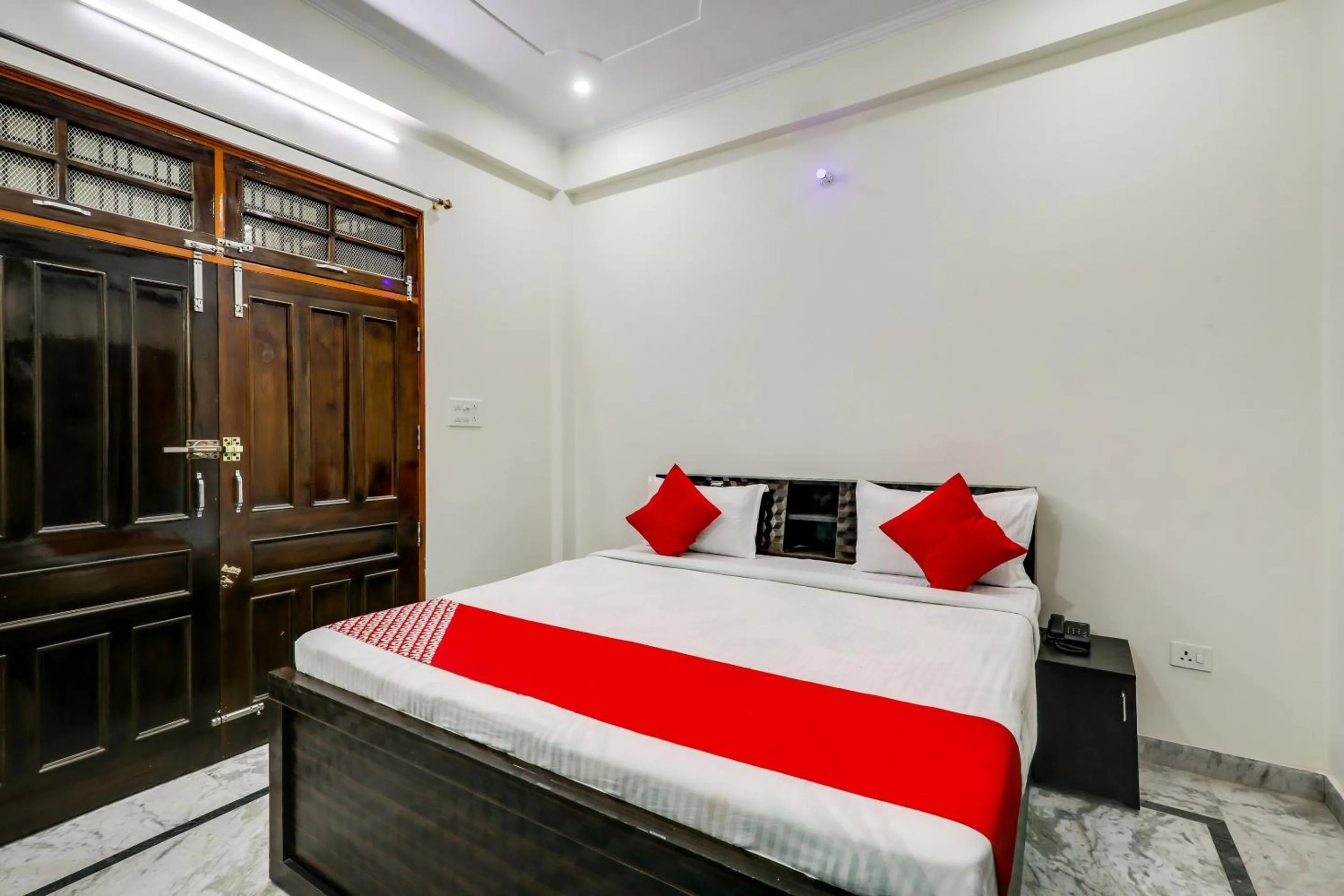 Bedroom, Bed in Hotel O Urmila Sadan