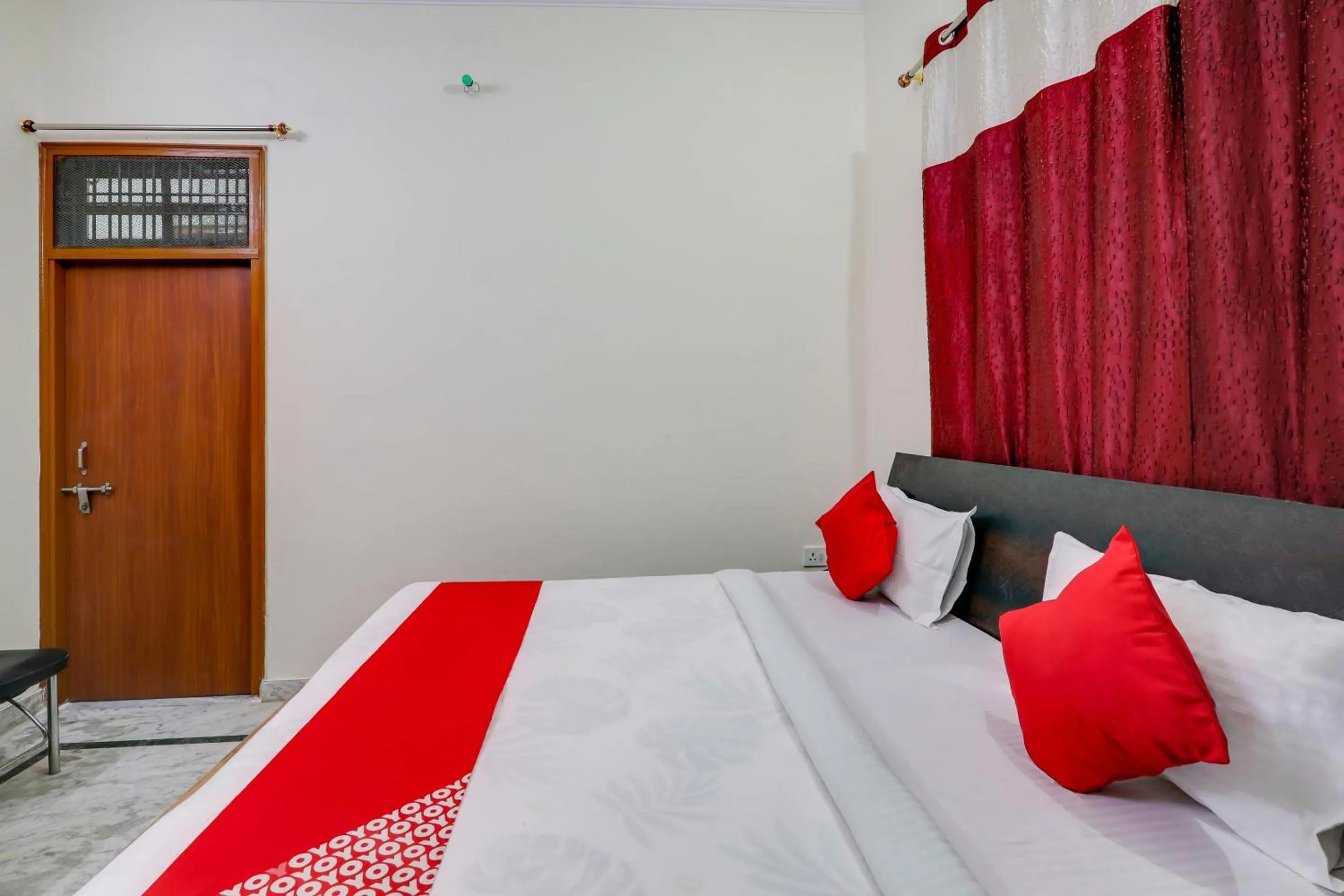 Bedroom, Bed in Hotel O Urmila Sadan