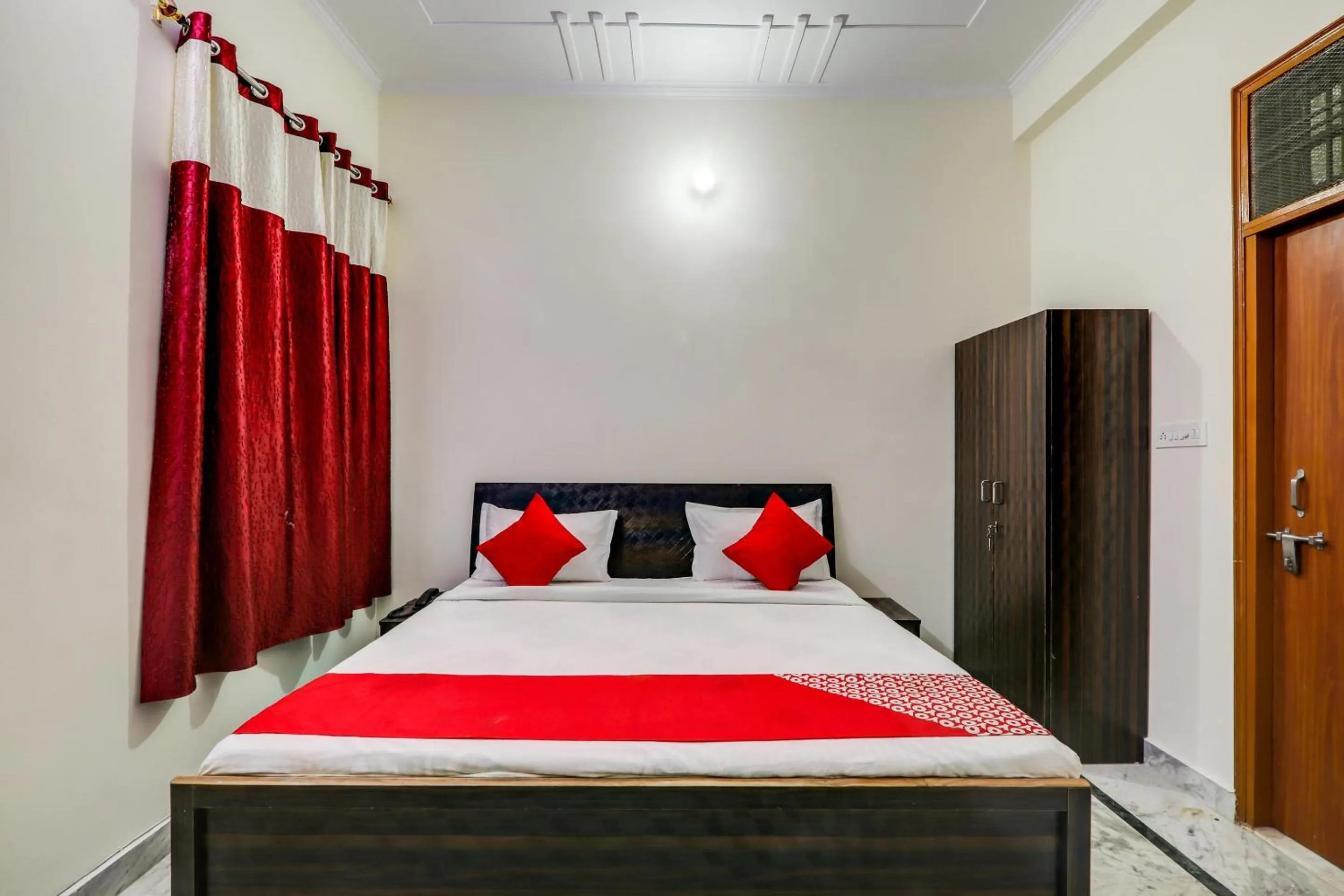 Bedroom, Bed in Hotel O Urmila Sadan