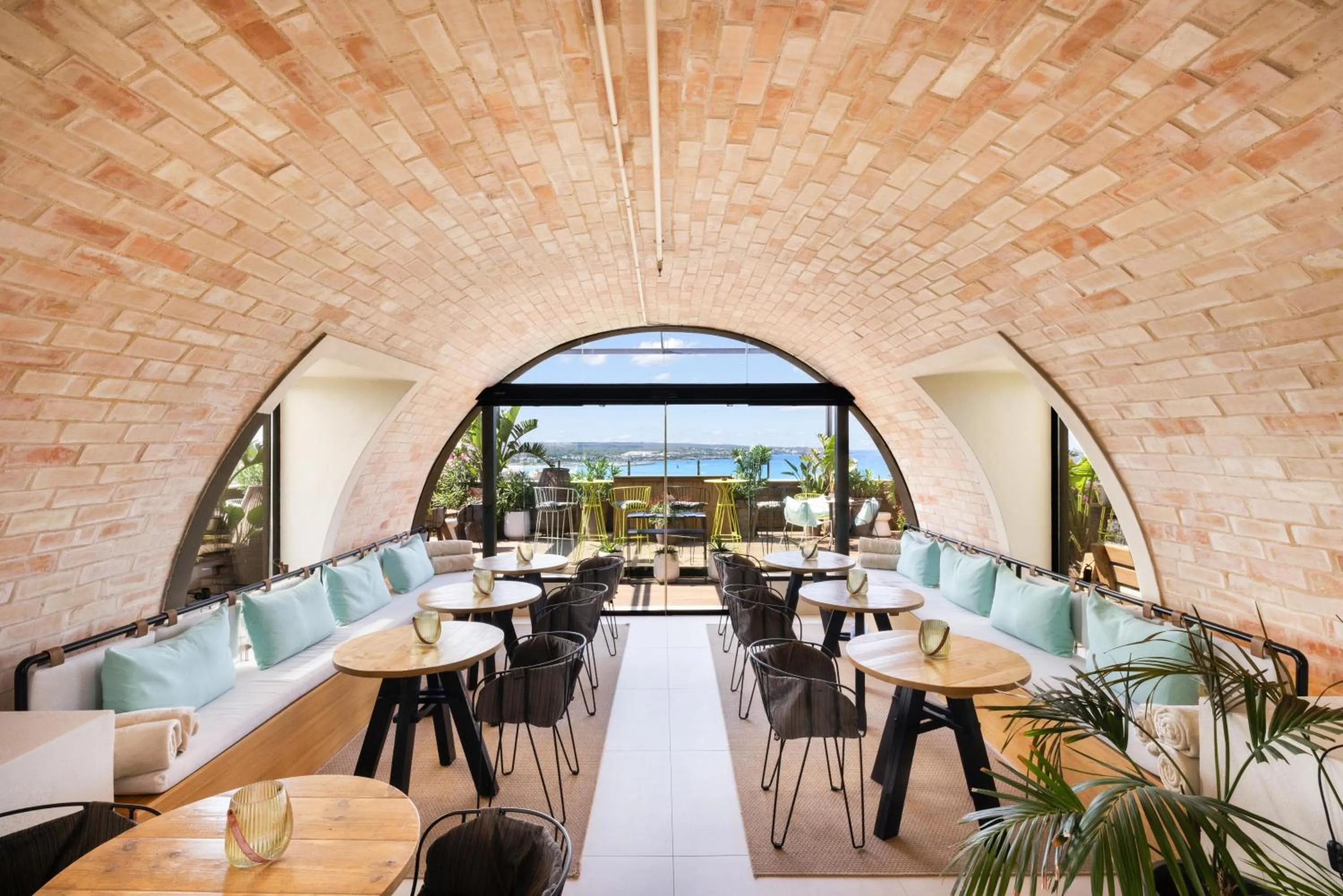 Restaurant/places to eat in Aubamar Palma Resort