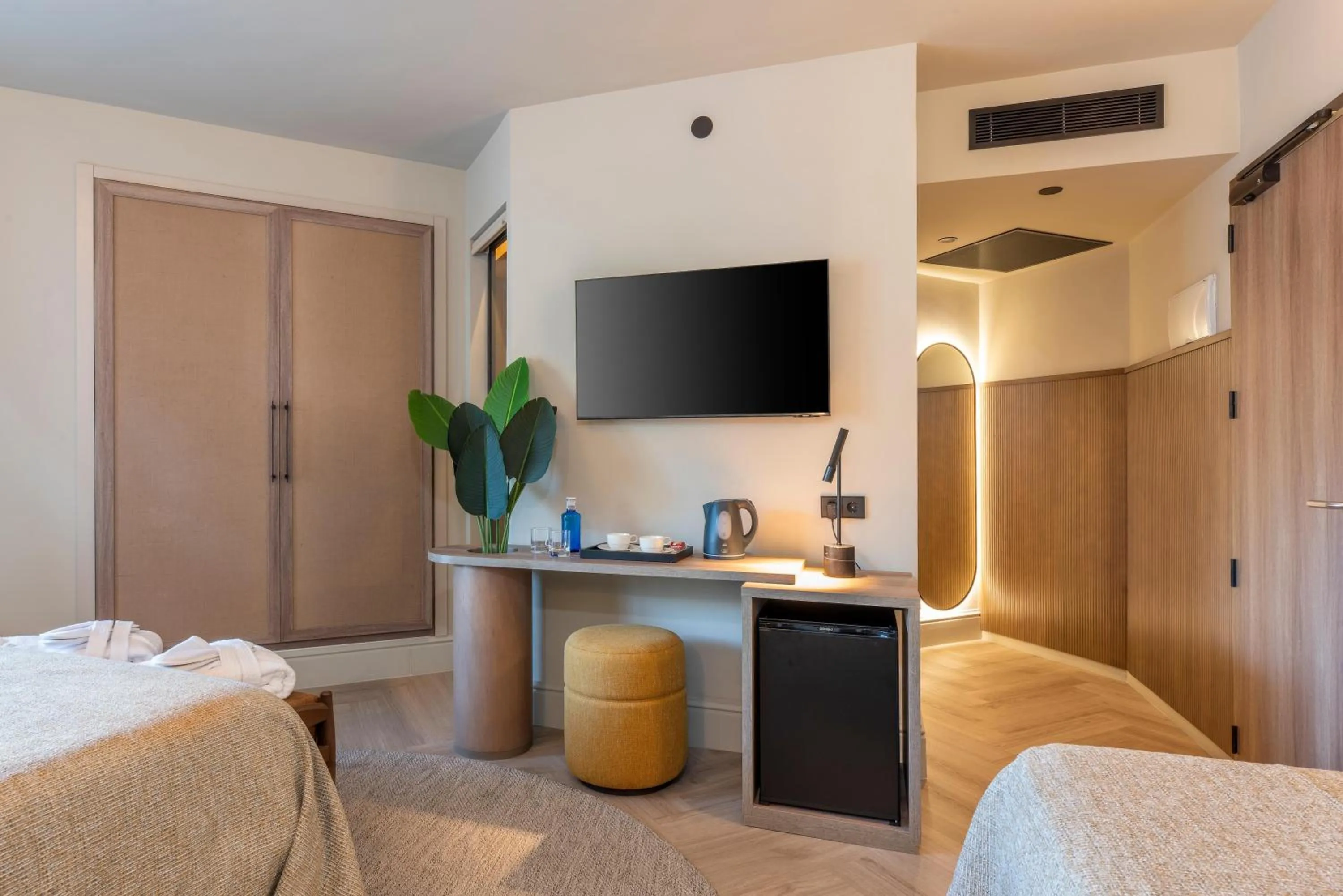 Photo of the whole room, Bed in Aubamar Palma Resort