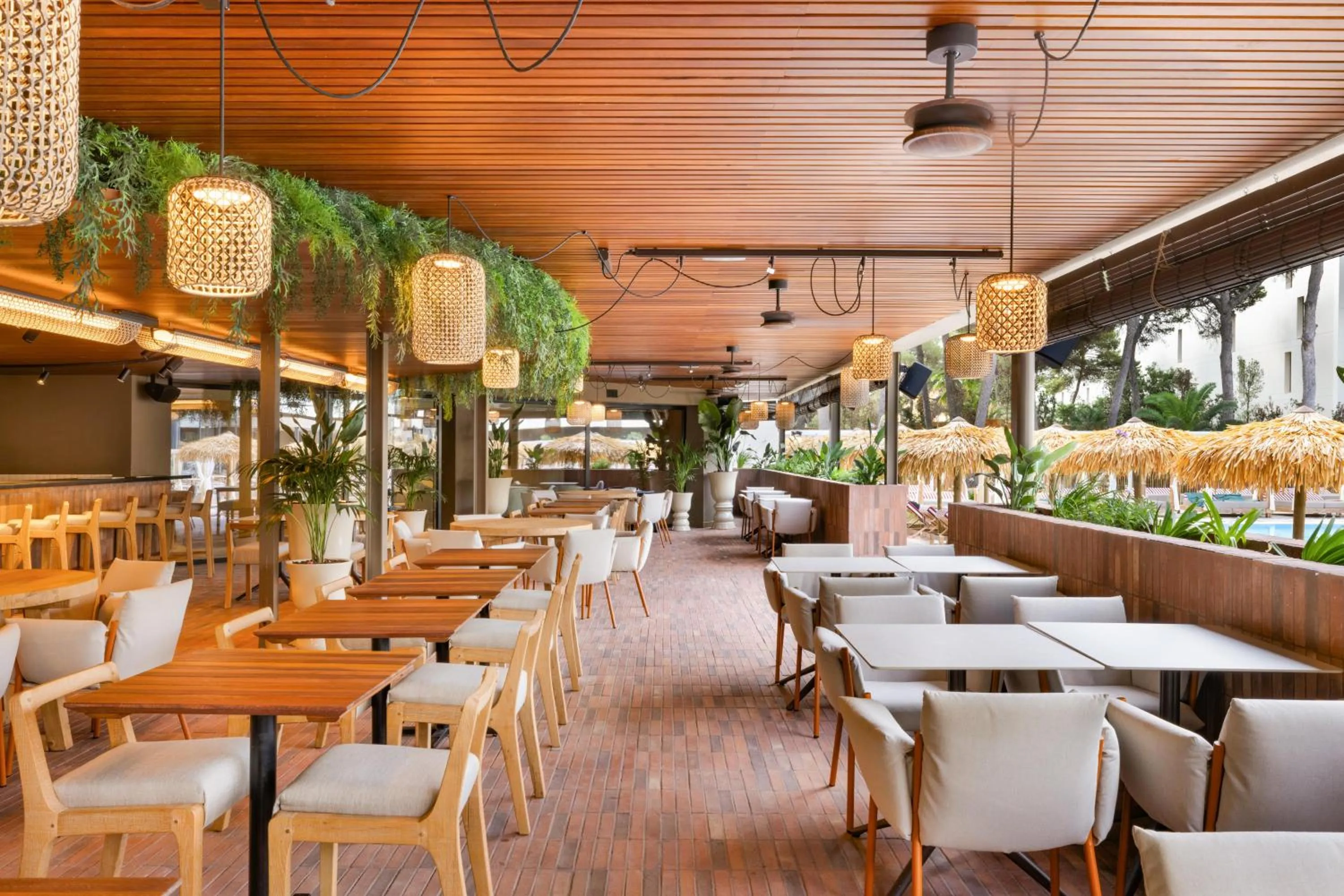 Restaurant/places to eat in Aubamar Palma Resort